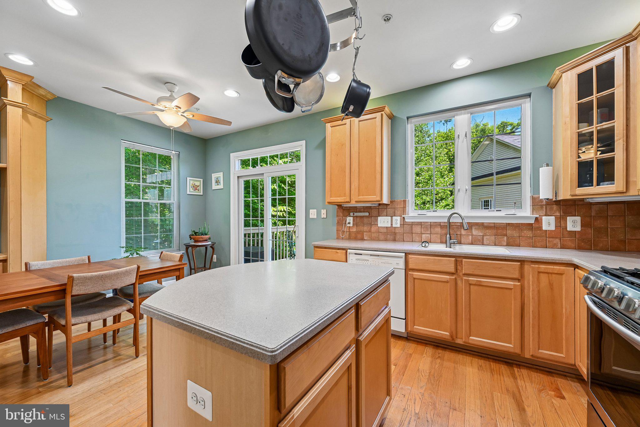 RUSSETT - Residential