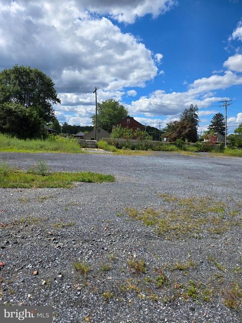 Photo of 2690 E Harrisburg Pike, MIDDLETOWN, PA 17057 (MLS # PADA2050392)