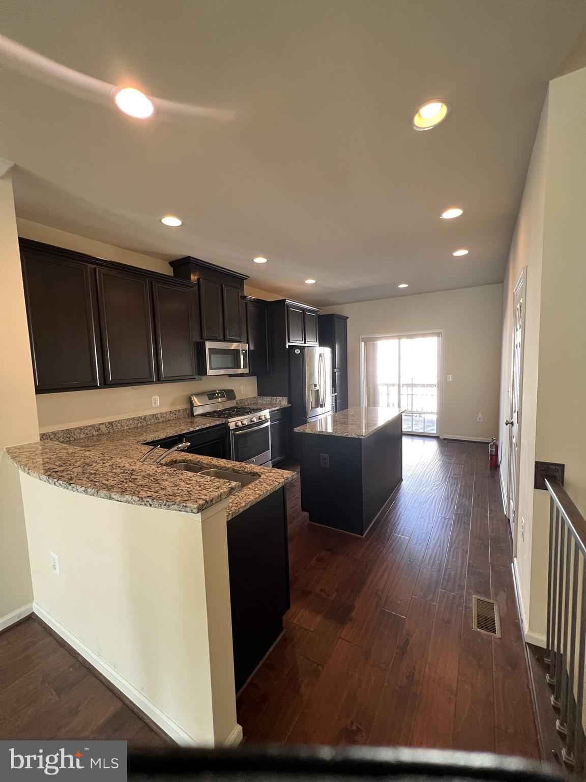 VILLAGE AT WOODSTREAM - Residential Lease