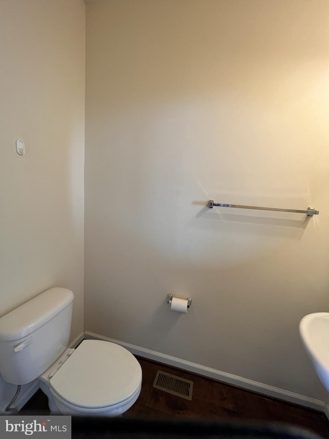 VILLAGE AT WOODSTREAM - Residential Lease