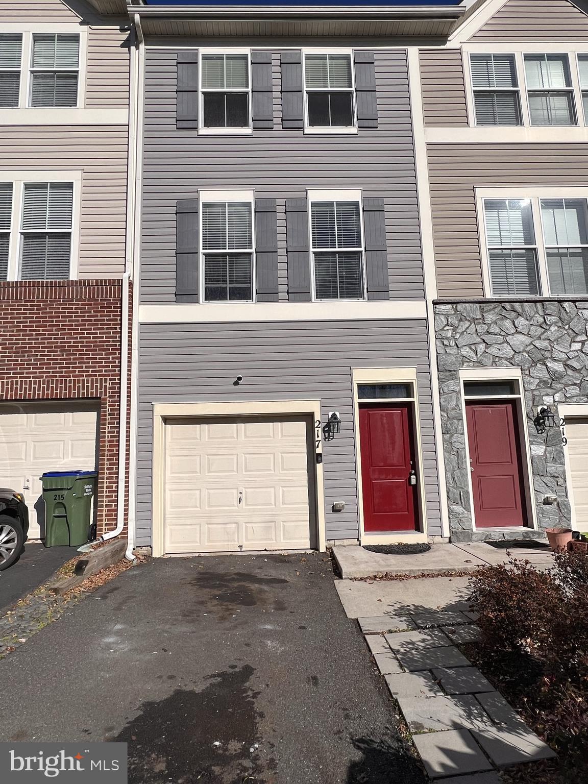 VILLAGE AT WOODSTREAM - Residential Lease