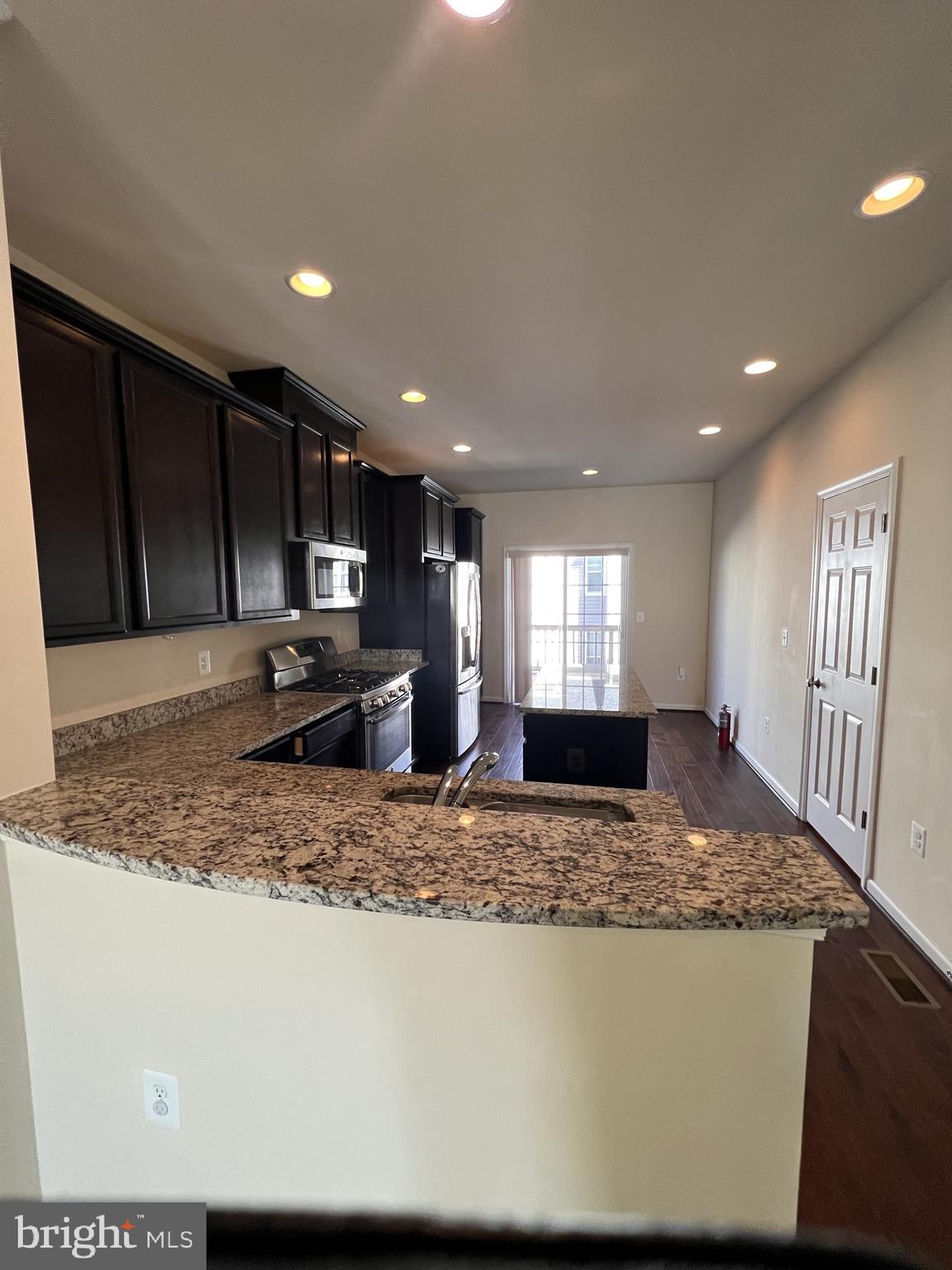 VILLAGE AT WOODSTREAM - Residential Lease