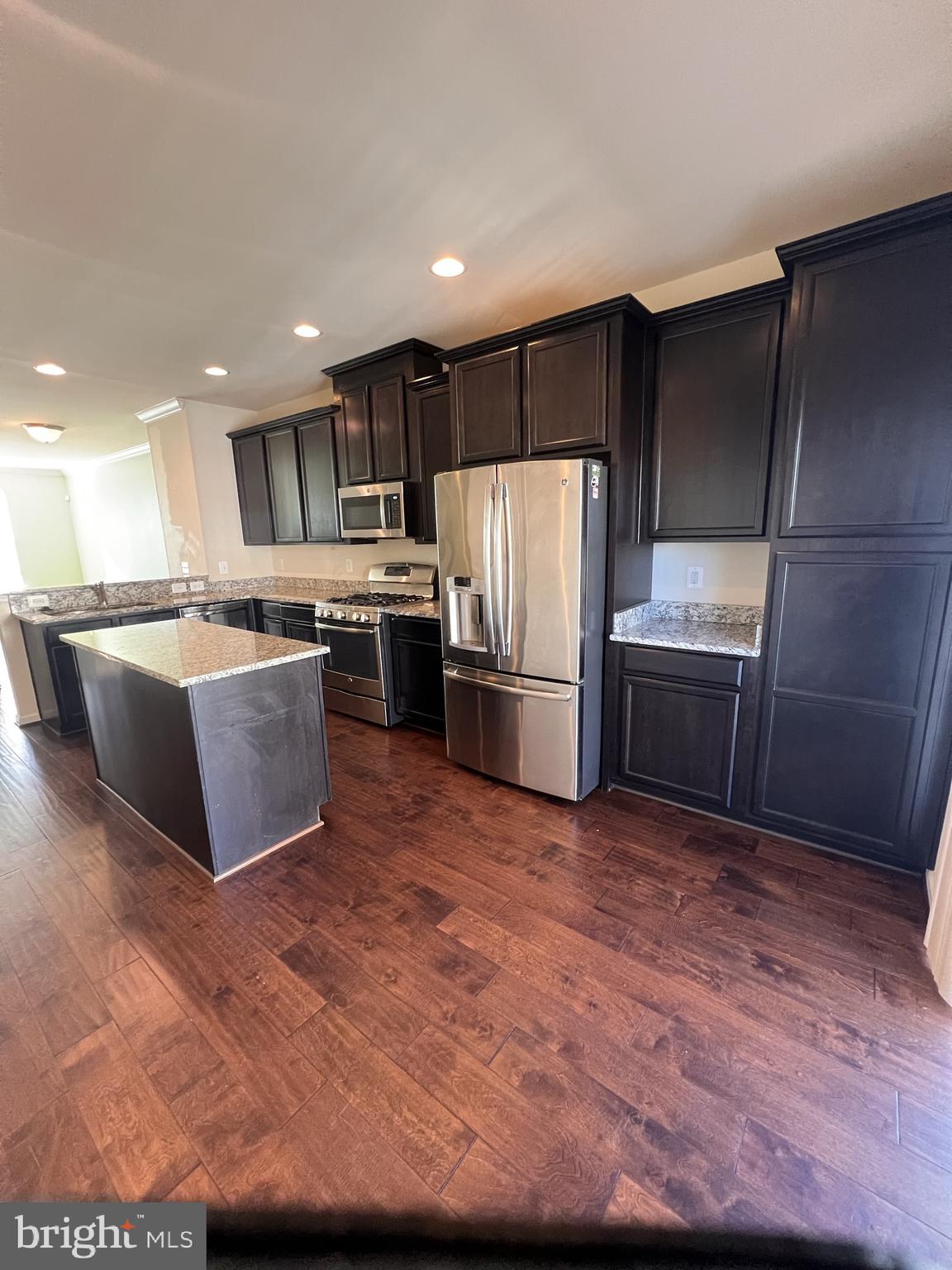 VILLAGE AT WOODSTREAM - Residential Lease