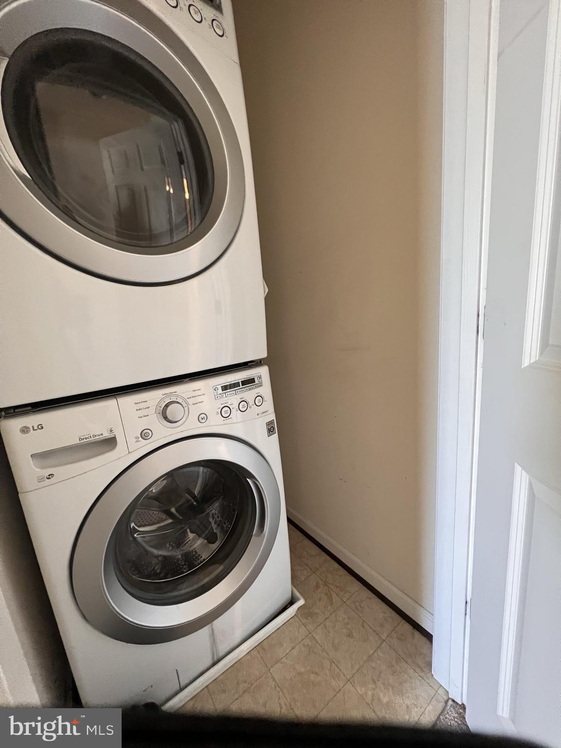 VILLAGE AT WOODSTREAM - Residential Lease