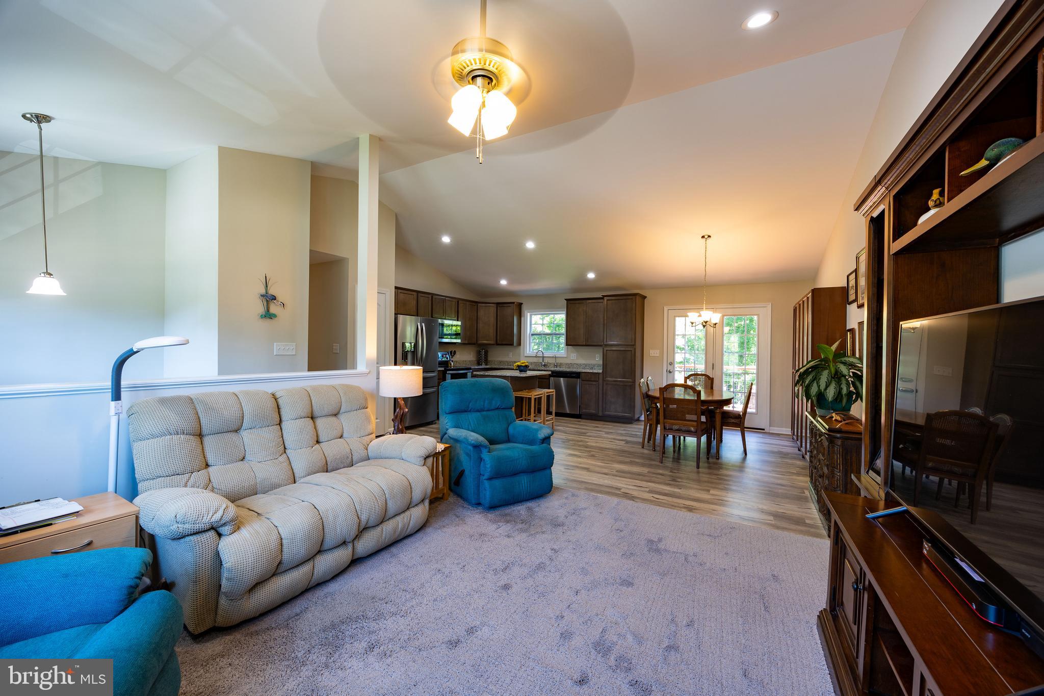 MIDDLE CREEK MANOR - Residential