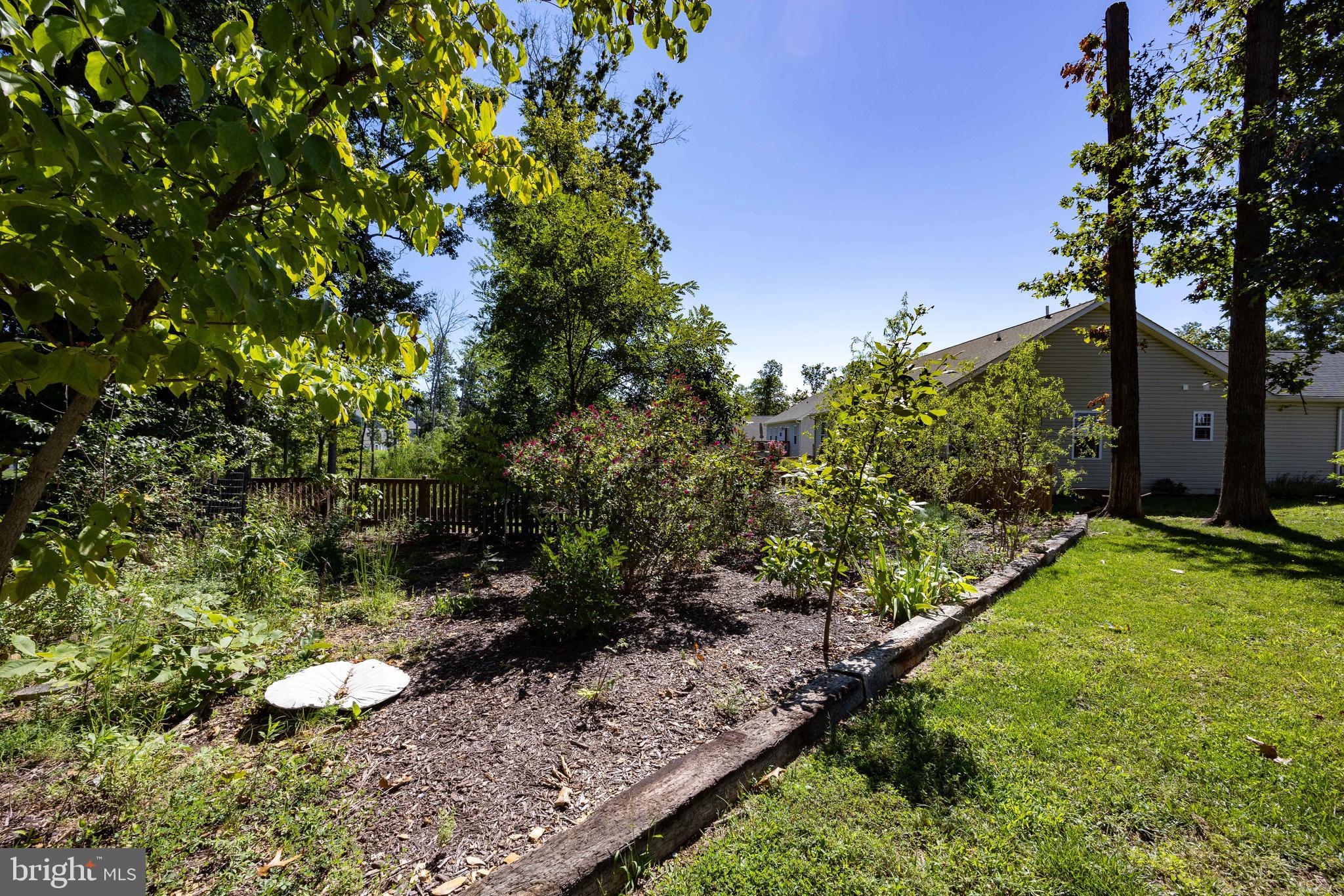 MIDDLE CREEK MANOR - Residential