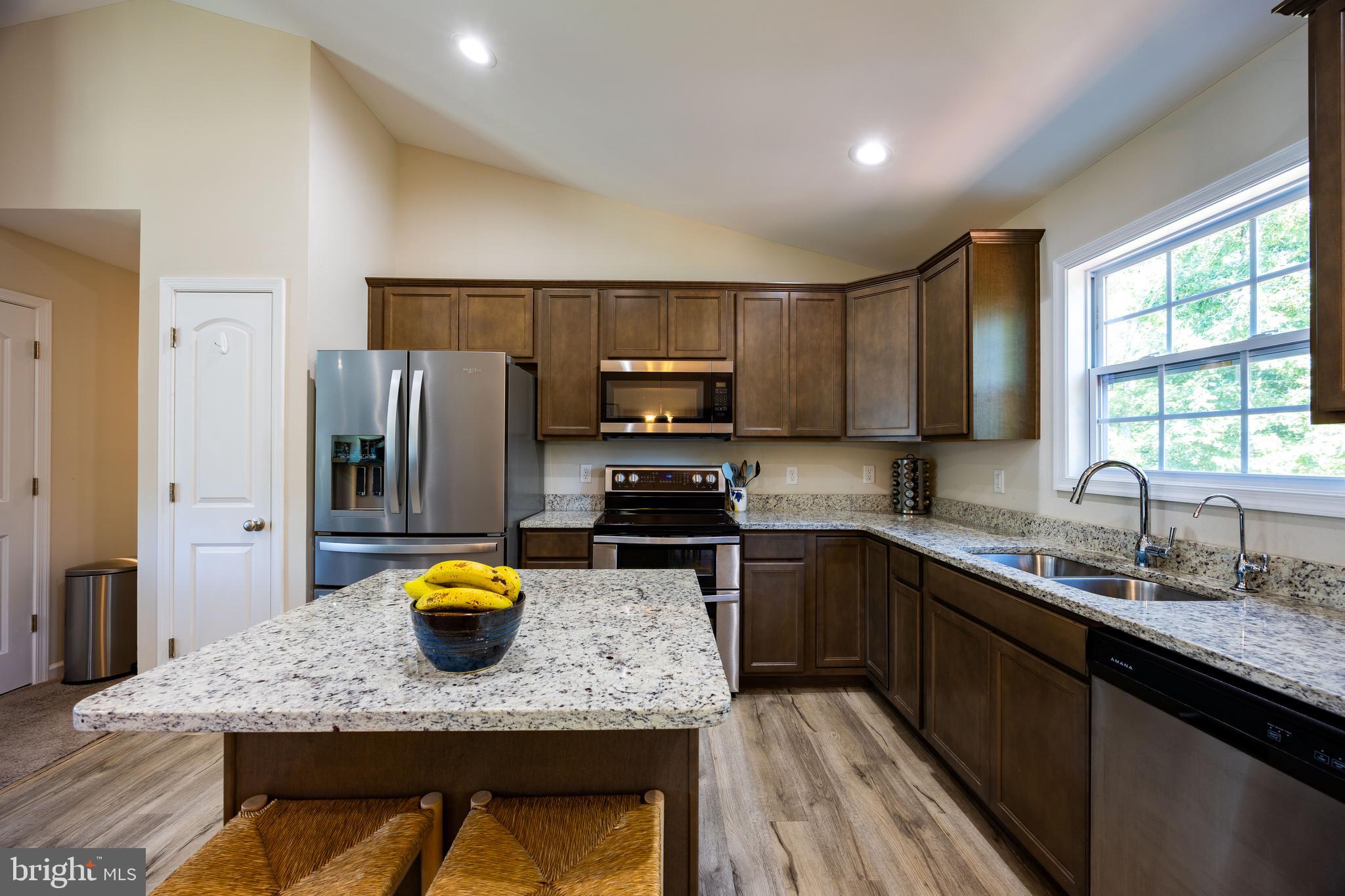 MIDDLE CREEK MANOR - Residential