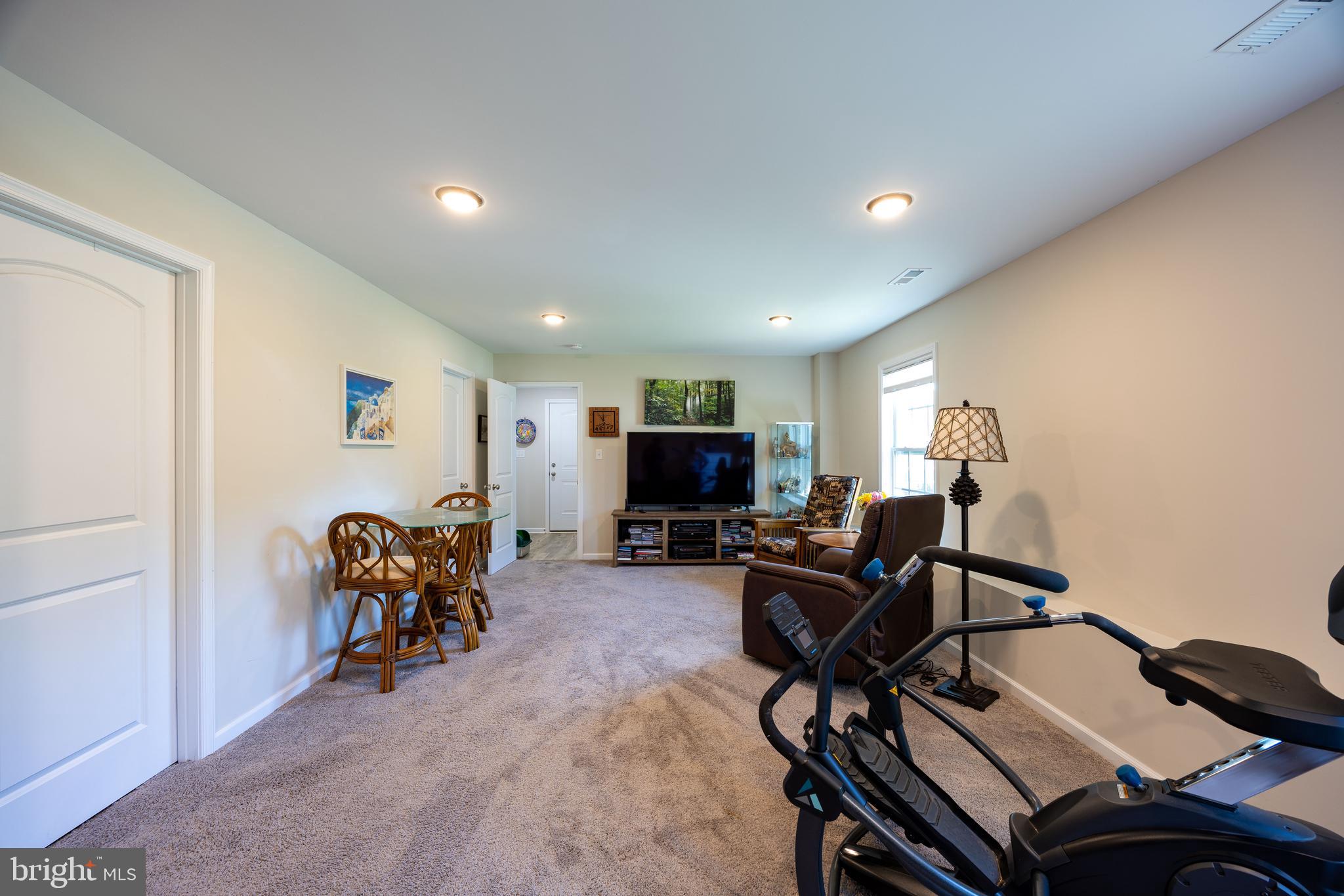 MIDDLE CREEK MANOR - Residential