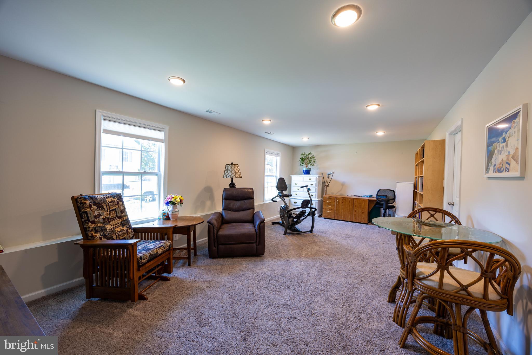 MIDDLE CREEK MANOR - Residential