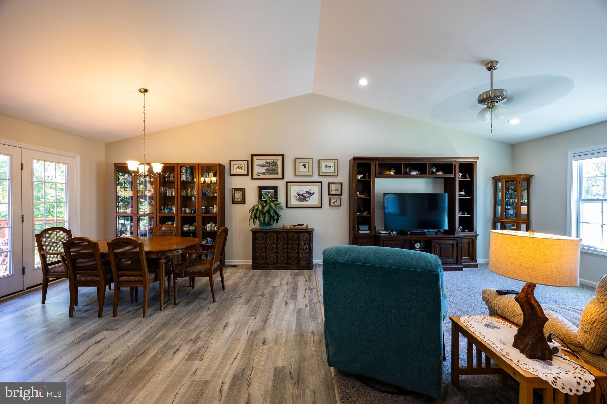 MIDDLE CREEK MANOR - Residential