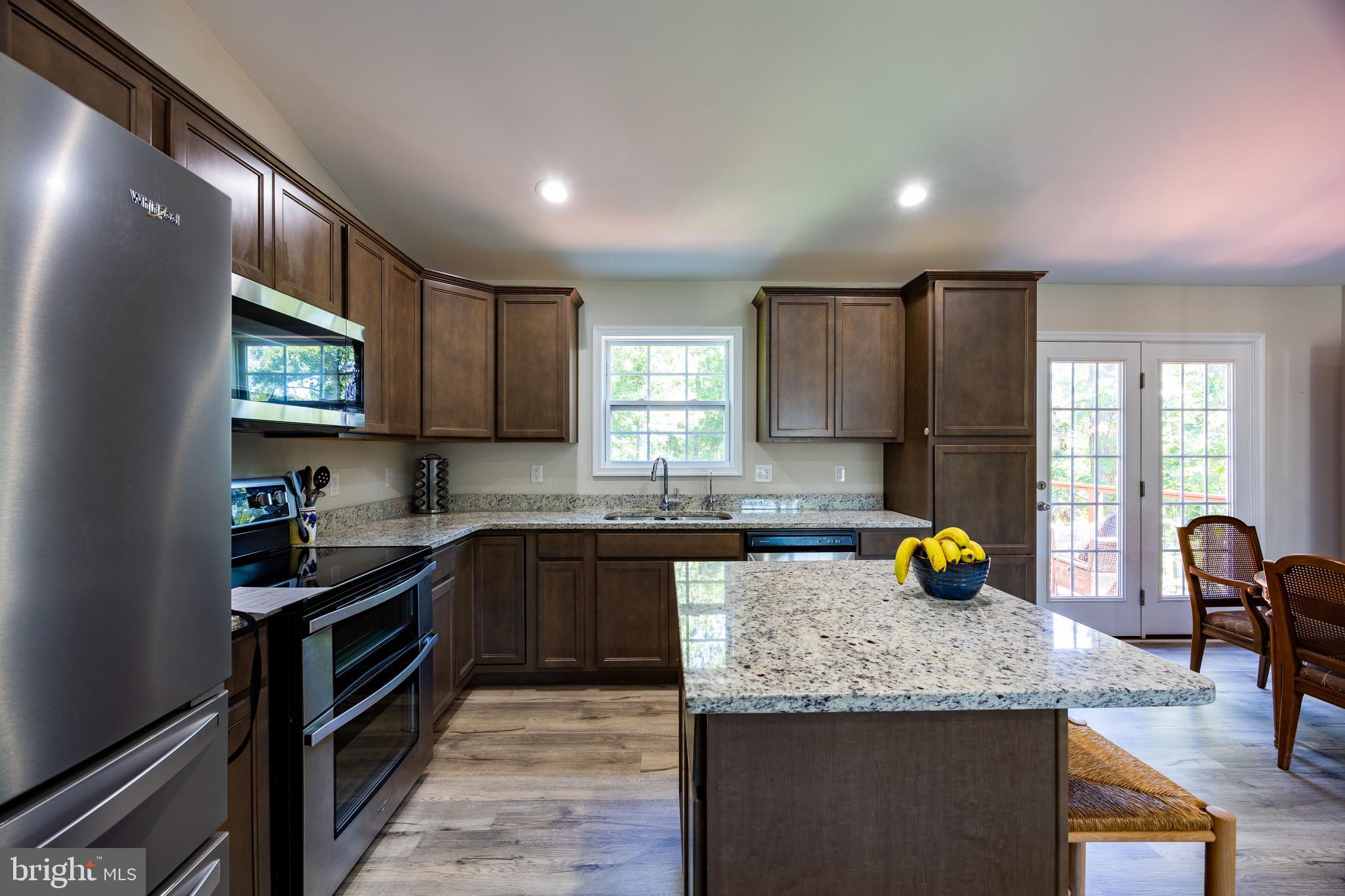 MIDDLE CREEK MANOR - Residential