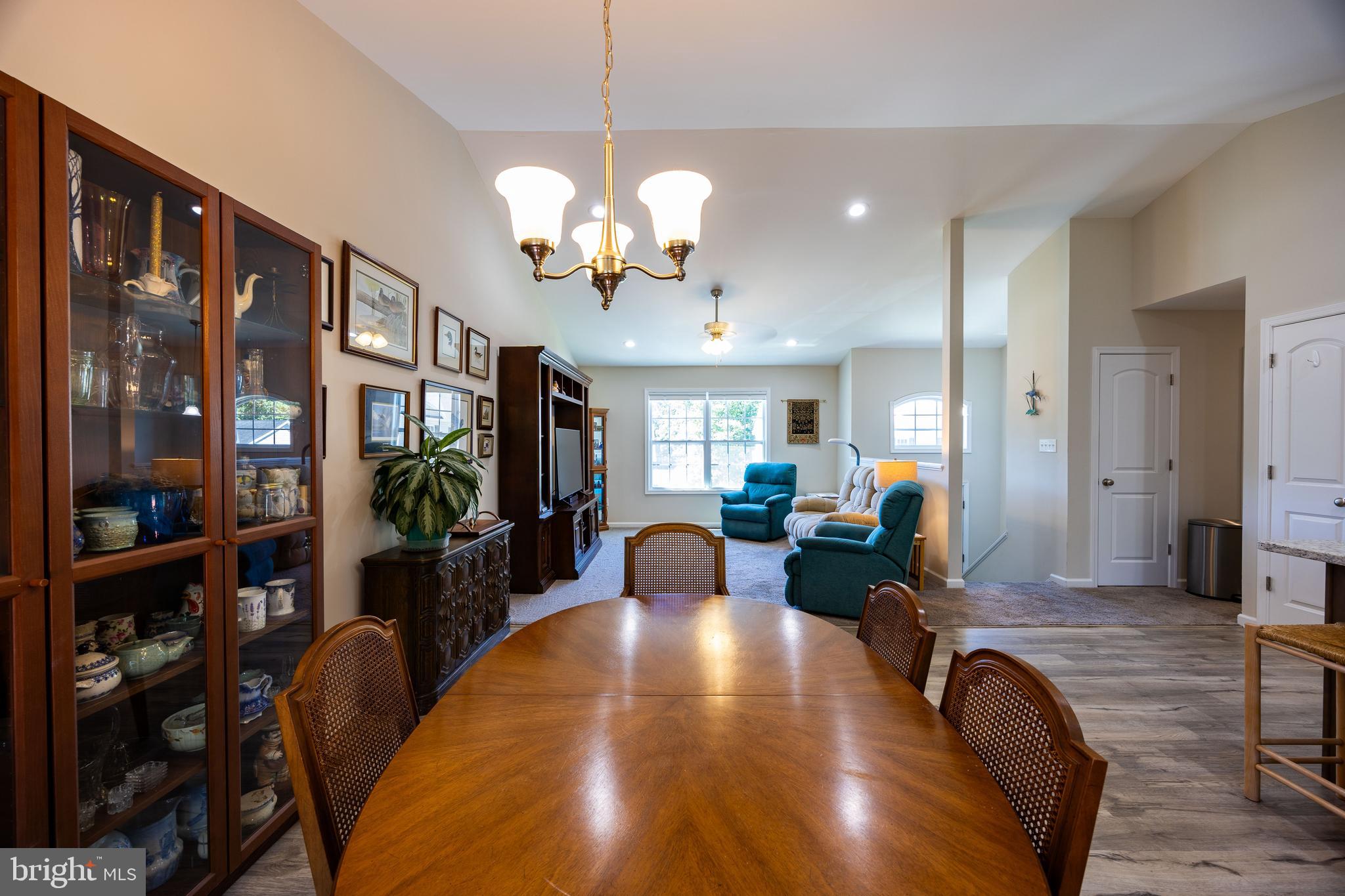 MIDDLE CREEK MANOR - Residential