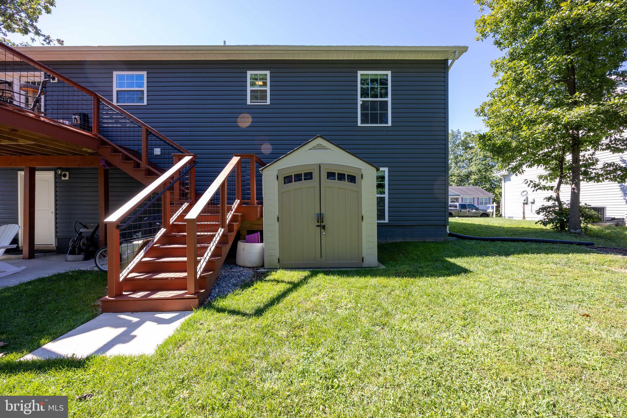 MIDDLE CREEK MANOR - Residential