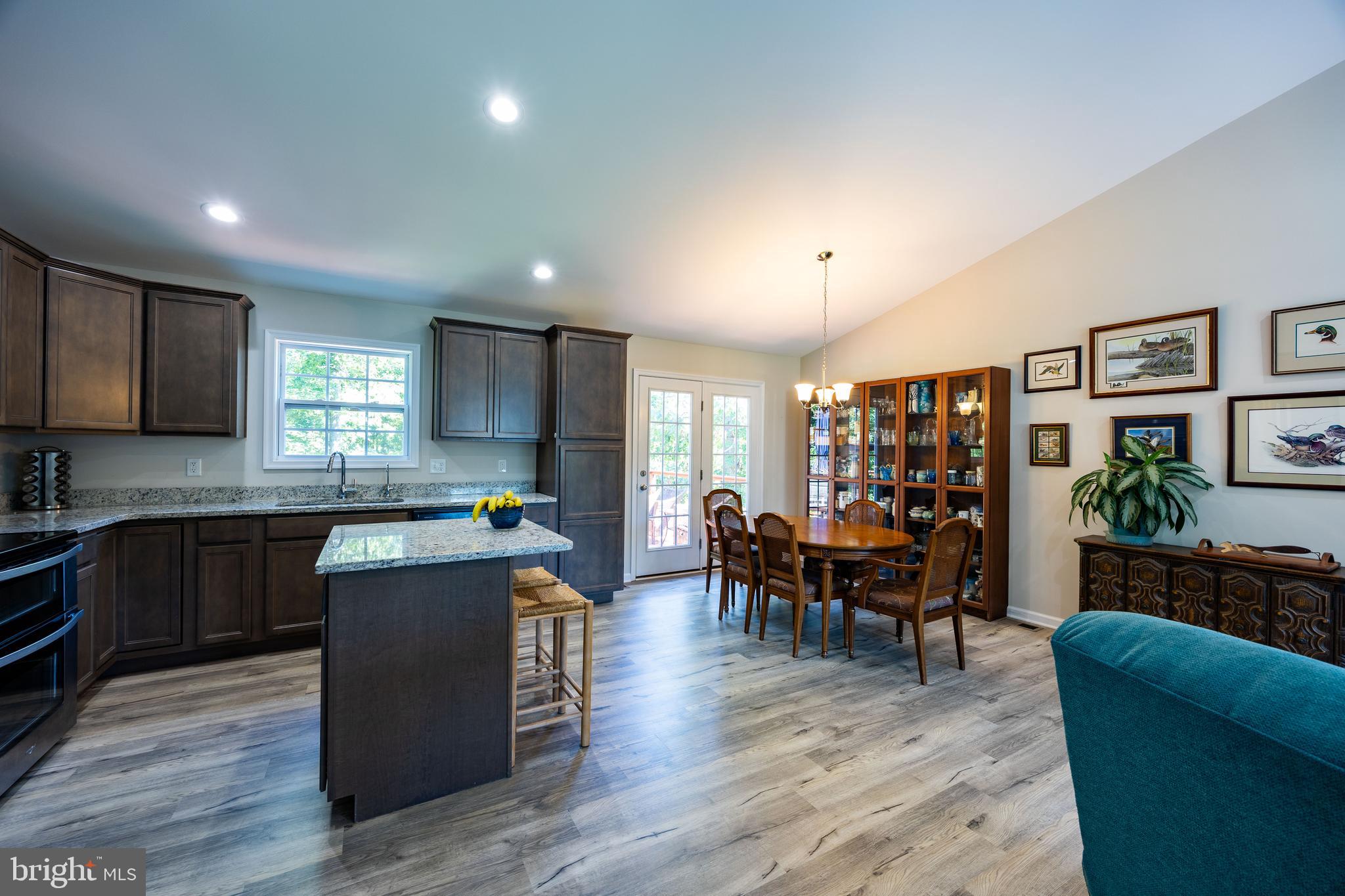 MIDDLE CREEK MANOR - Residential