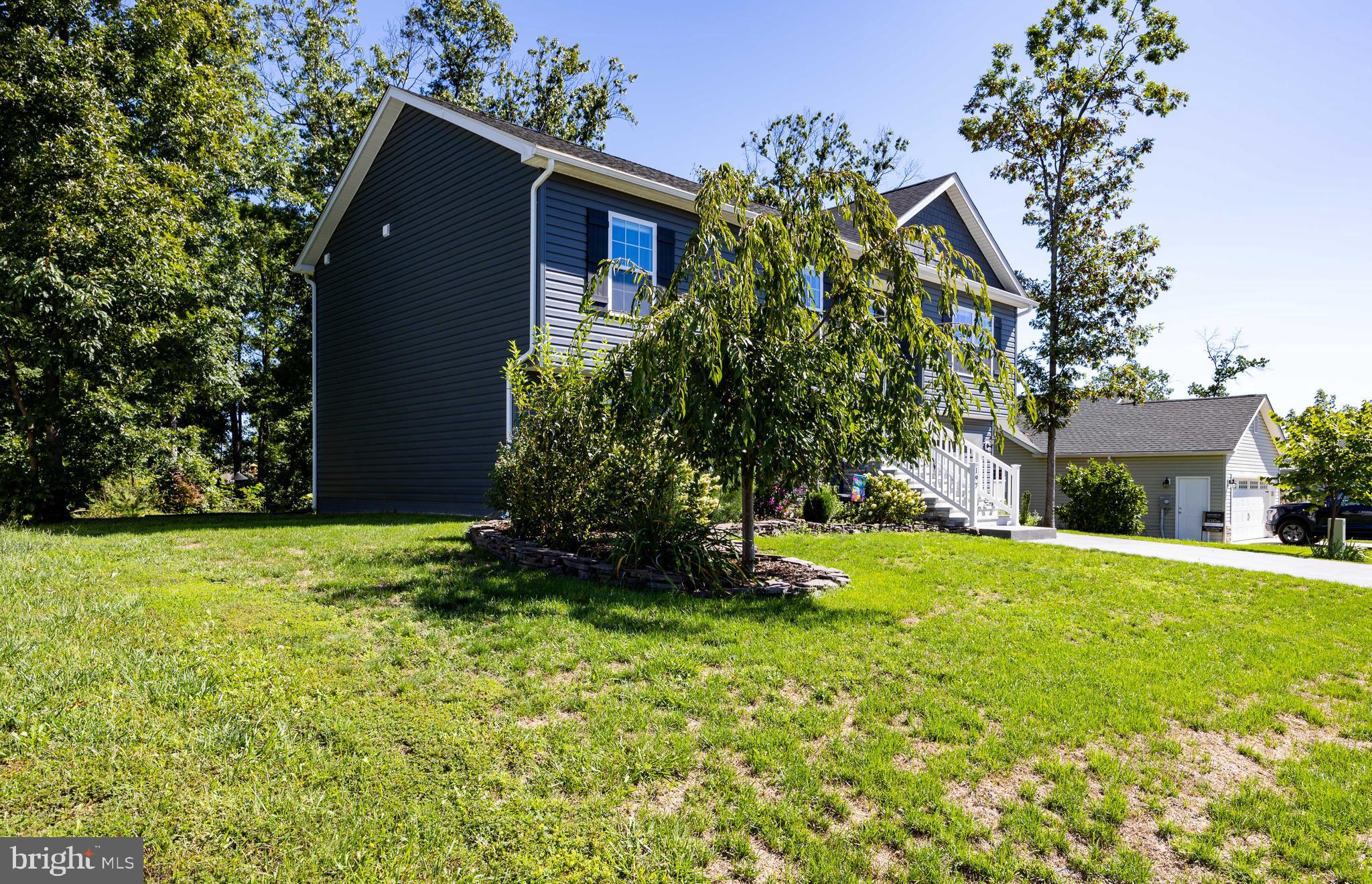 MIDDLE CREEK MANOR - Residential