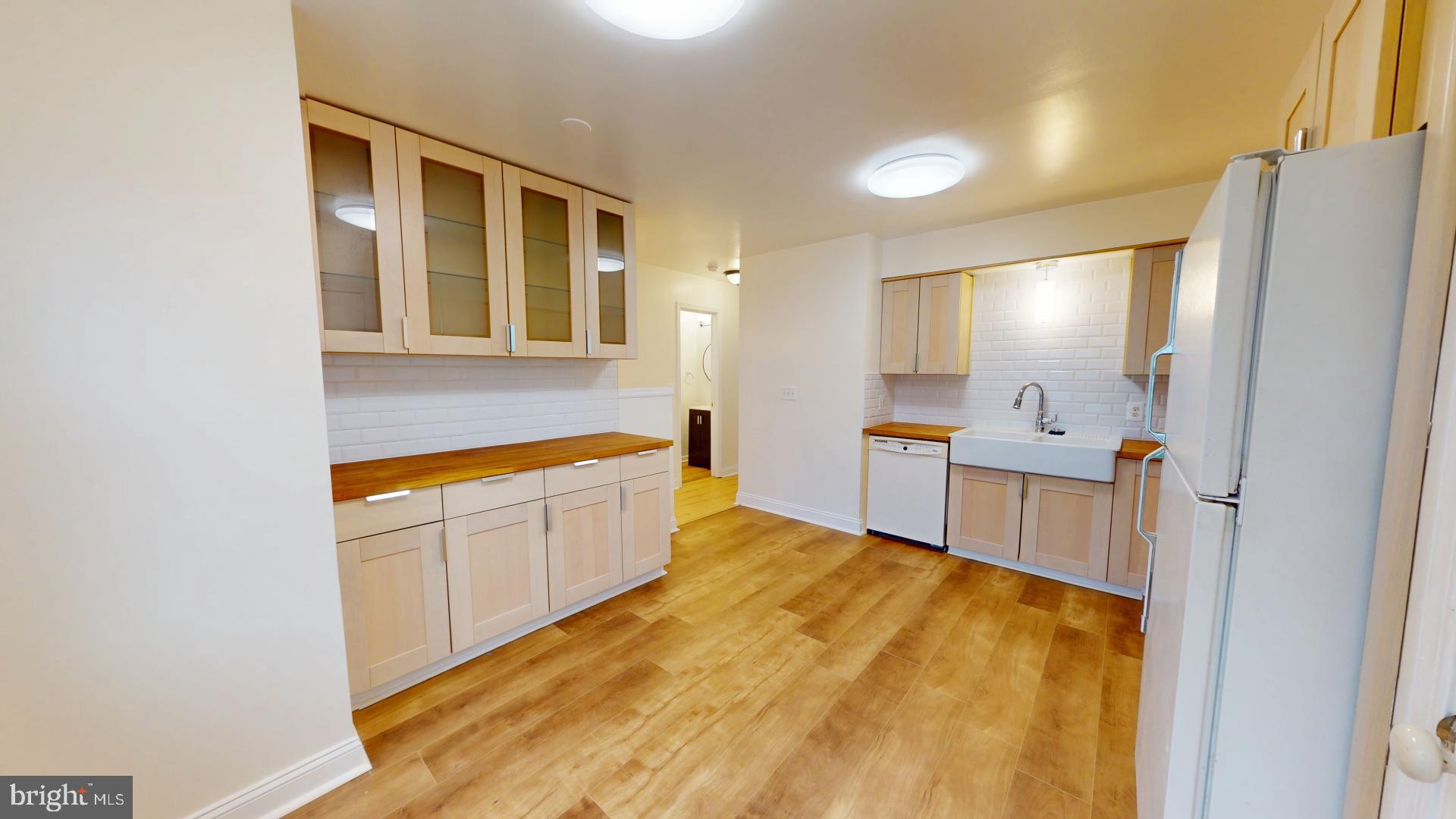 ROXBURY OF MT VERNON - Residential Lease