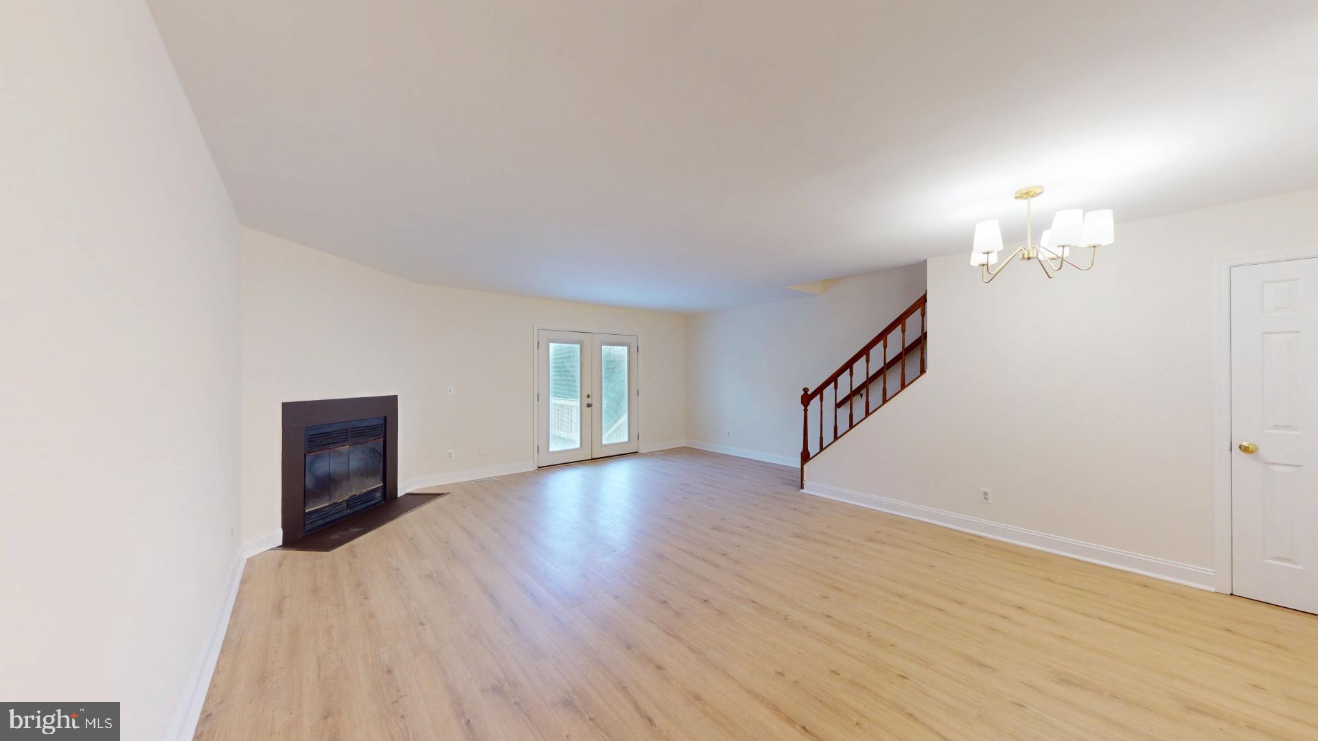 ROXBURY OF MT VERNON - Residential Lease