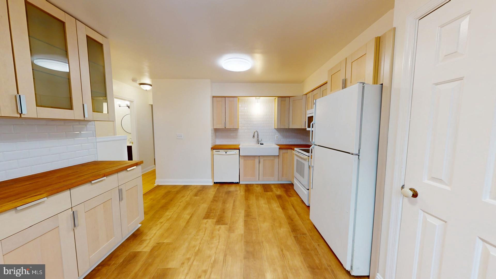 ROXBURY OF MT VERNON - Residential Lease