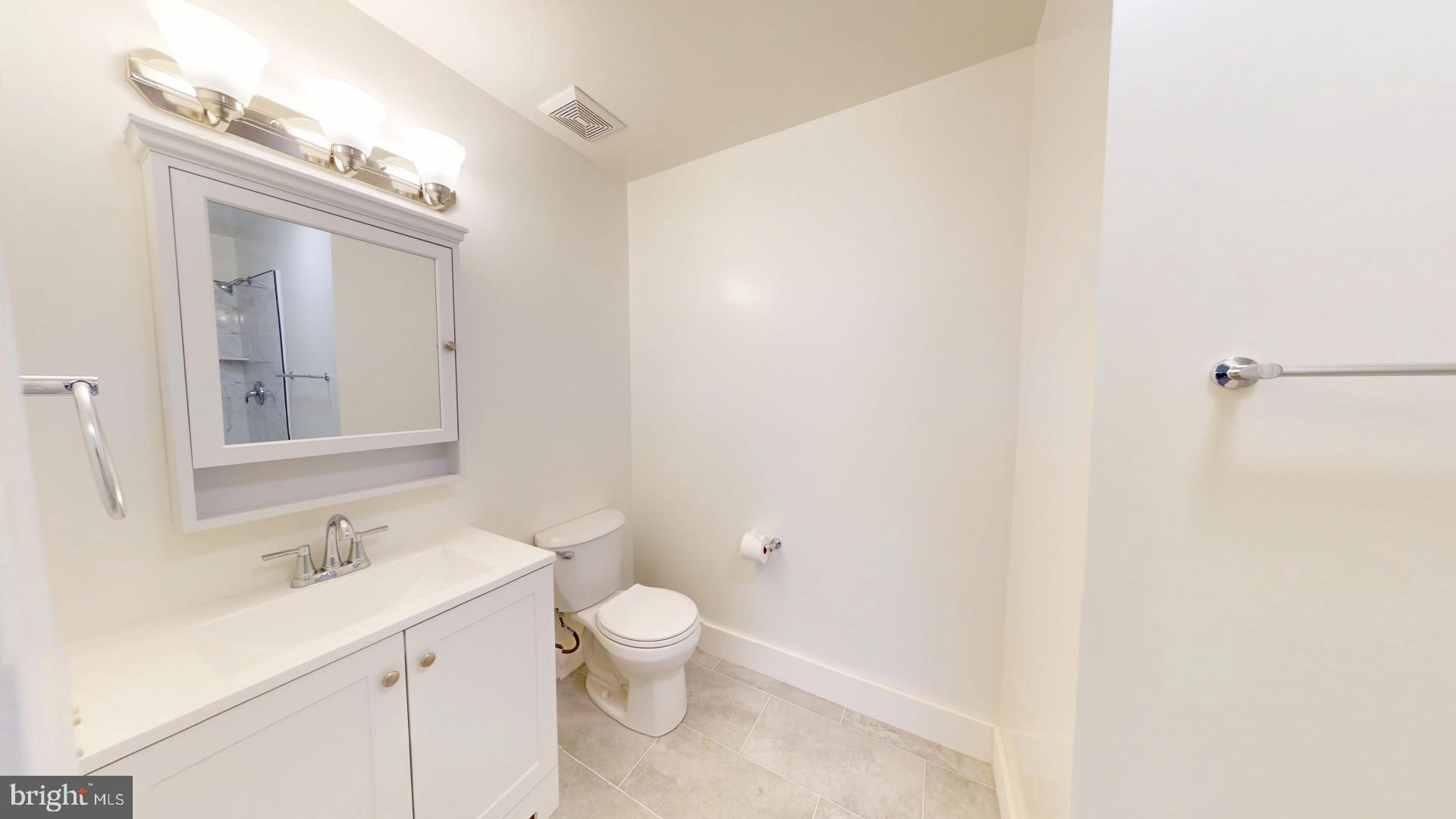 ROXBURY OF MT VERNON - Residential Lease