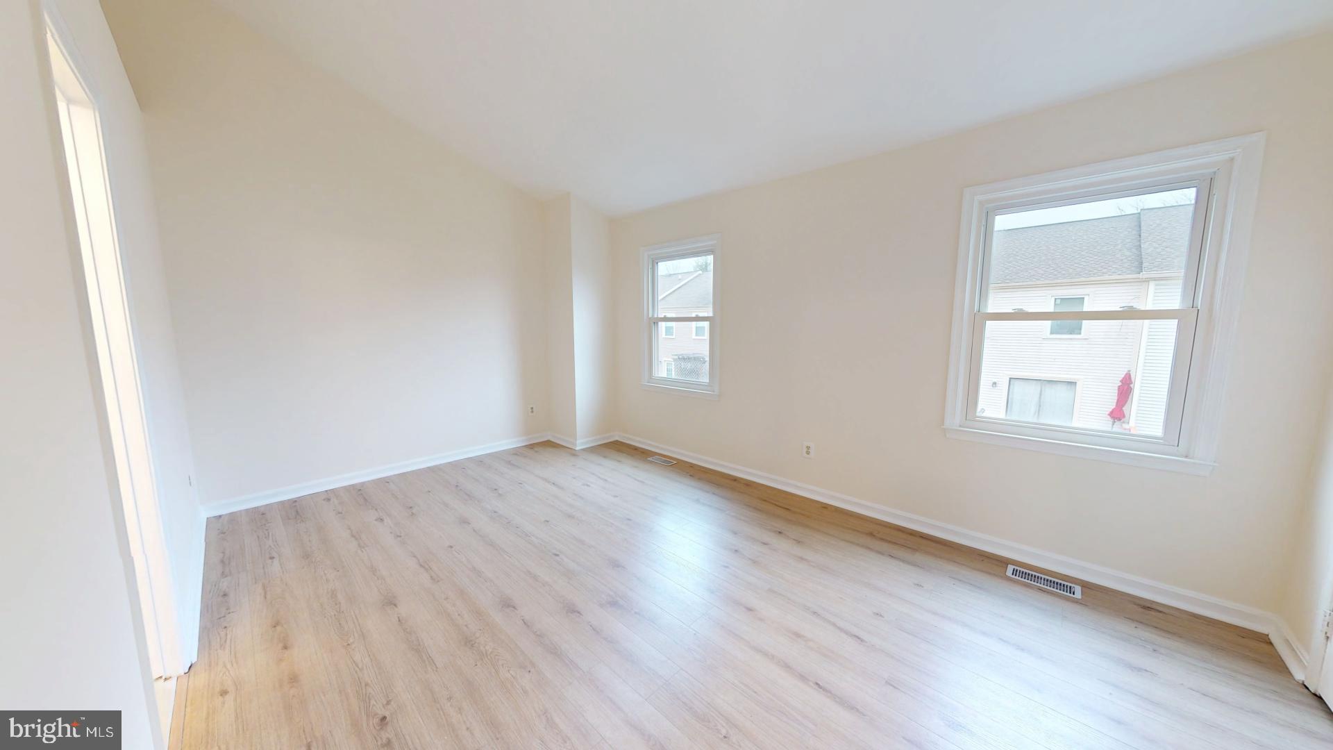 ROXBURY OF MT VERNON - Residential Lease