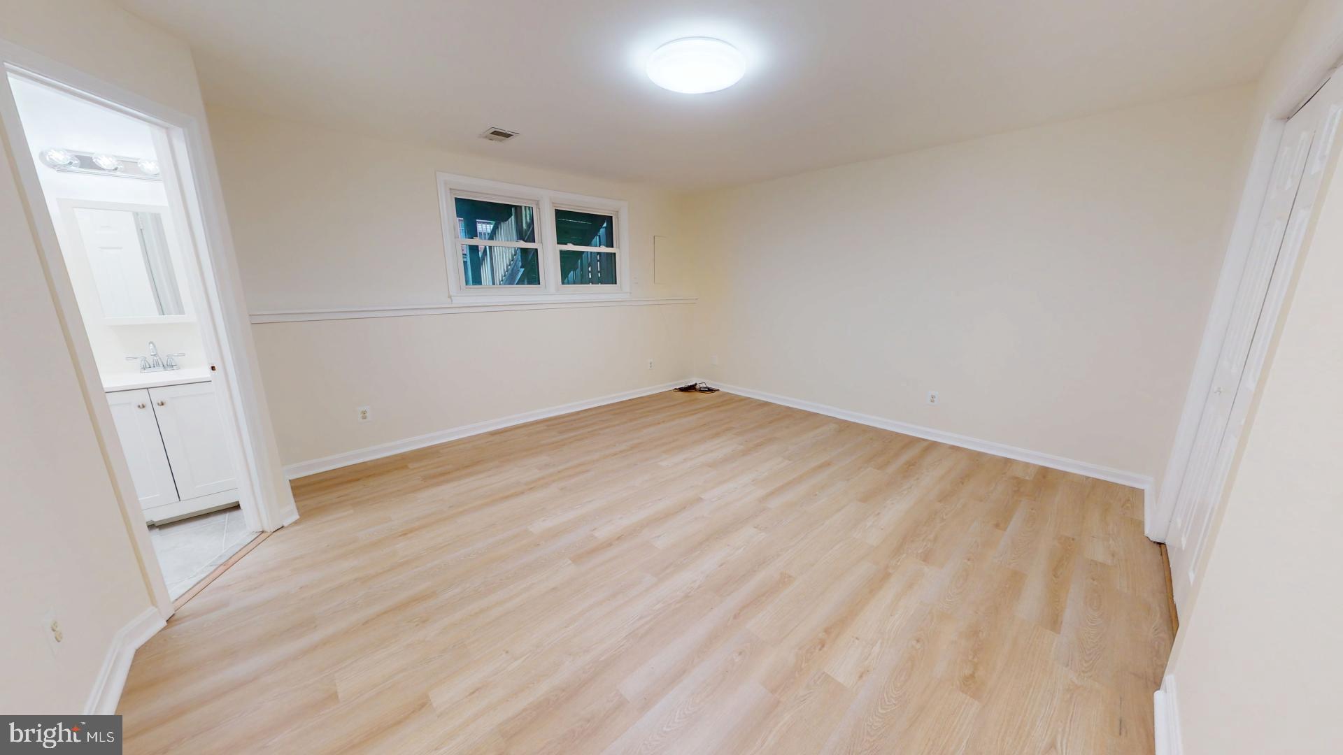 ROXBURY OF MT VERNON - Residential Lease