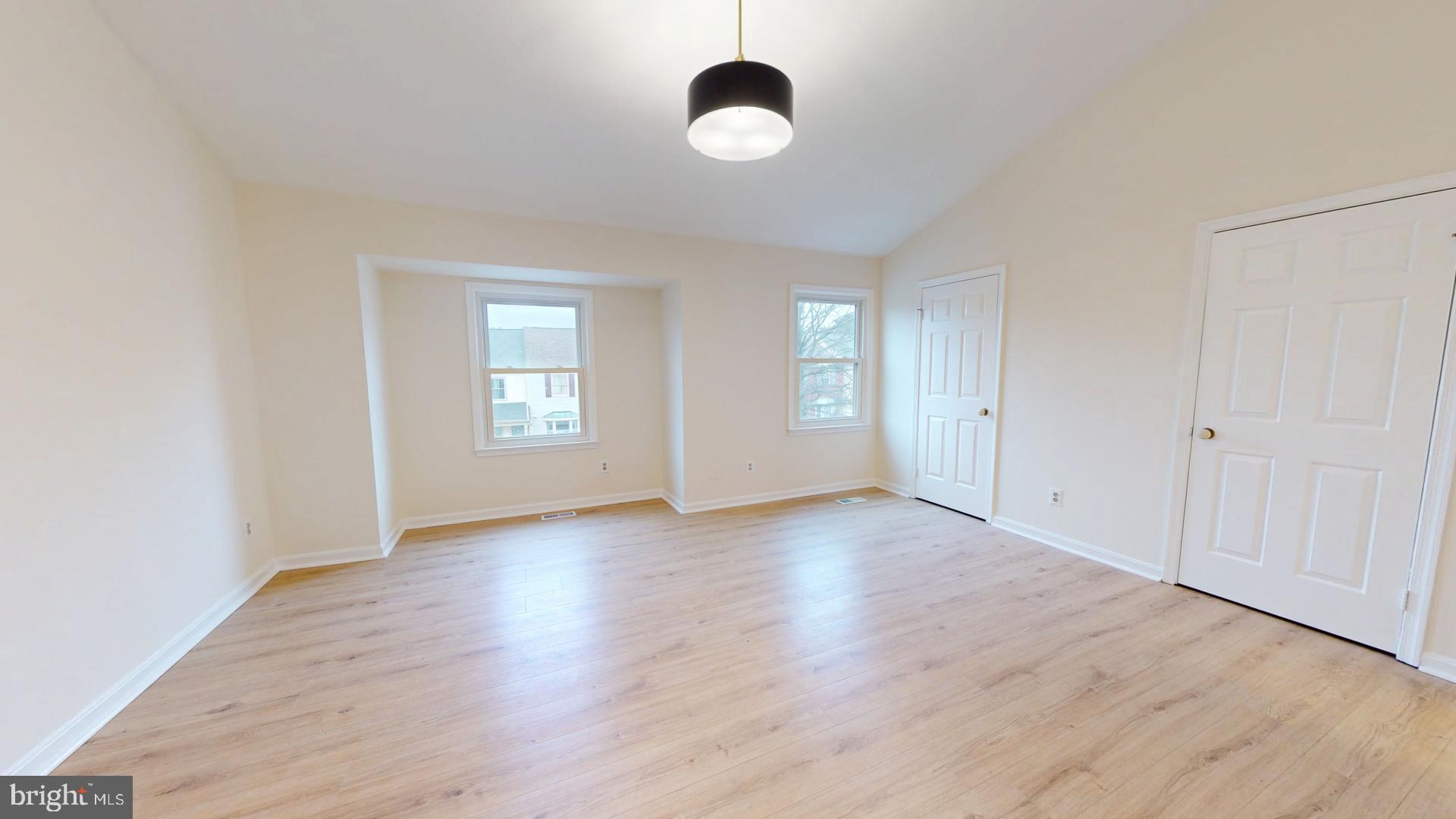 ROXBURY OF MT VERNON - Residential Lease