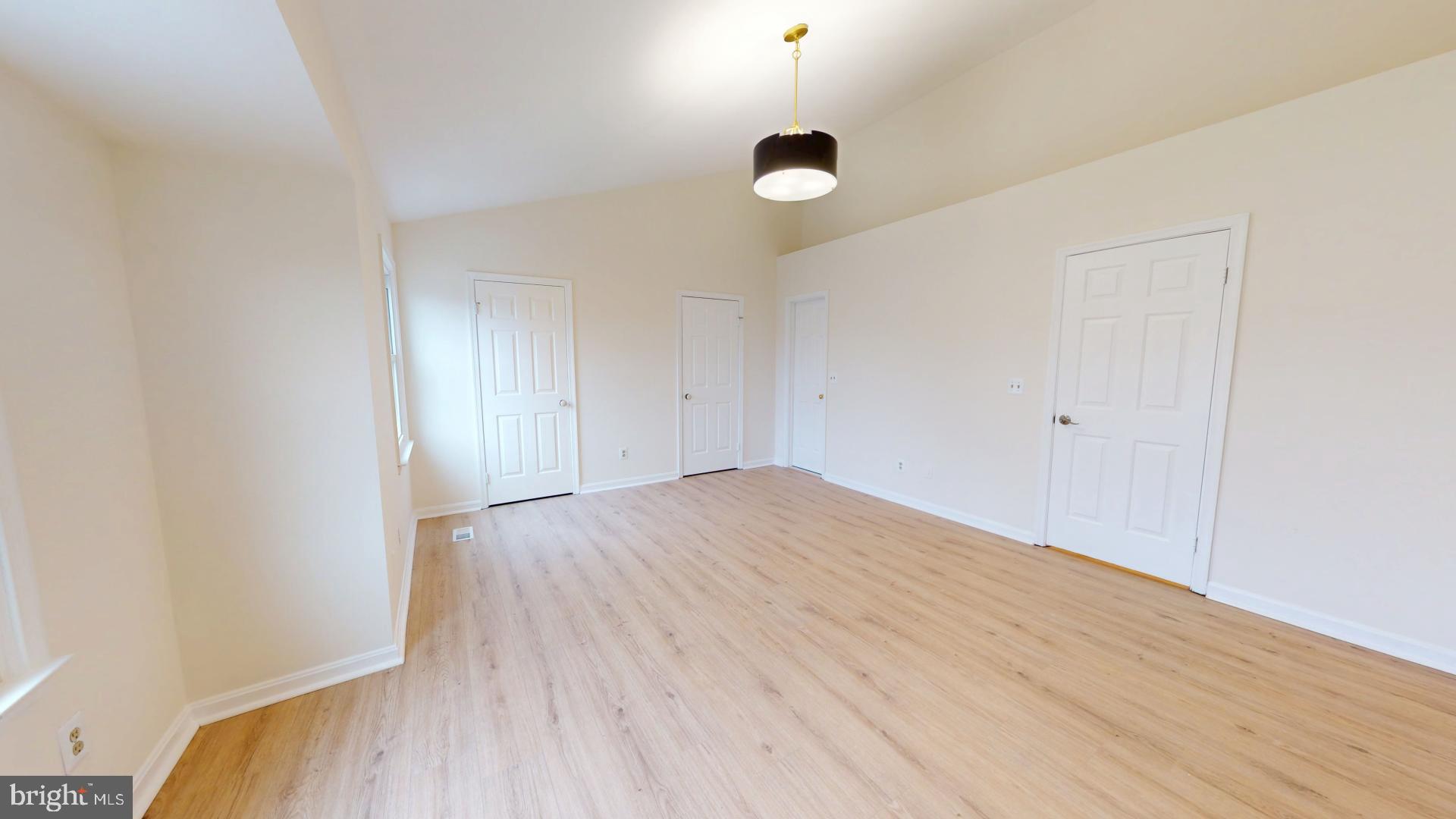 ROXBURY OF MT VERNON - Residential Lease