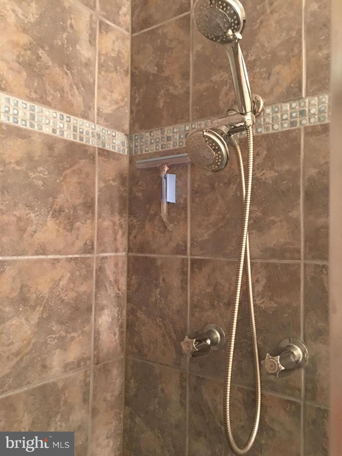 COMSTOCK - Residential Lease