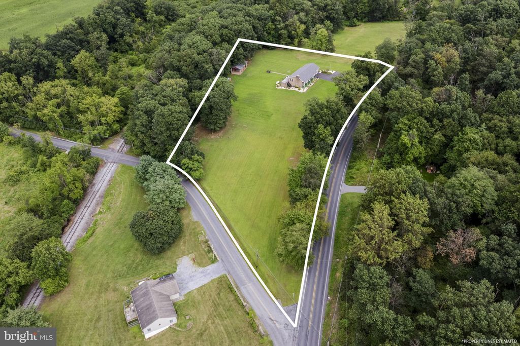 Photo of 585 N Ridge Road, REINHOLDS, PA 17569 (MLS # PALA2077544)
