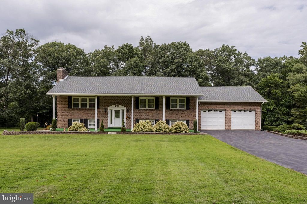 Photo of 585 N Ridge Road, REINHOLDS, PA 17569 (MLS # PALA2077544)
