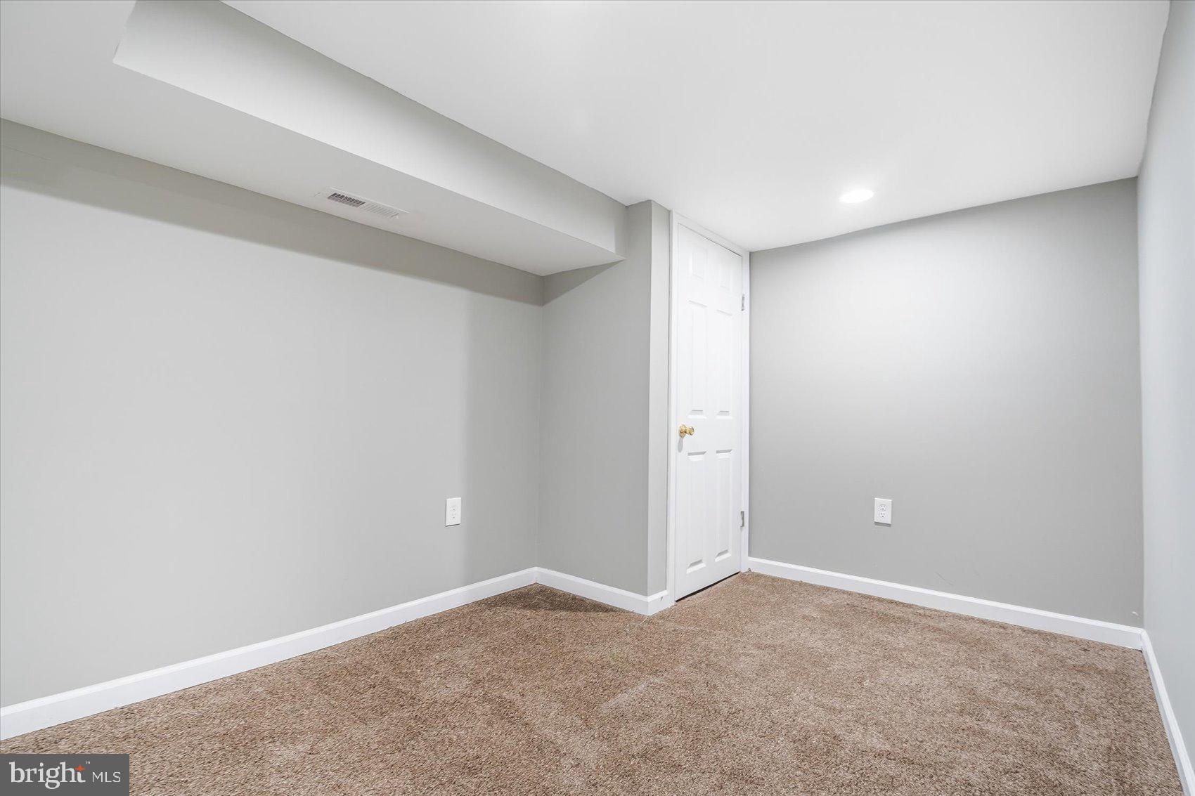 COLD SPRING NEWTOWN - Residential