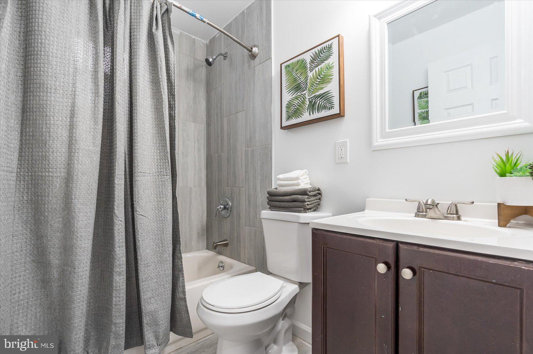 COLD SPRING NEWTOWN - Residential