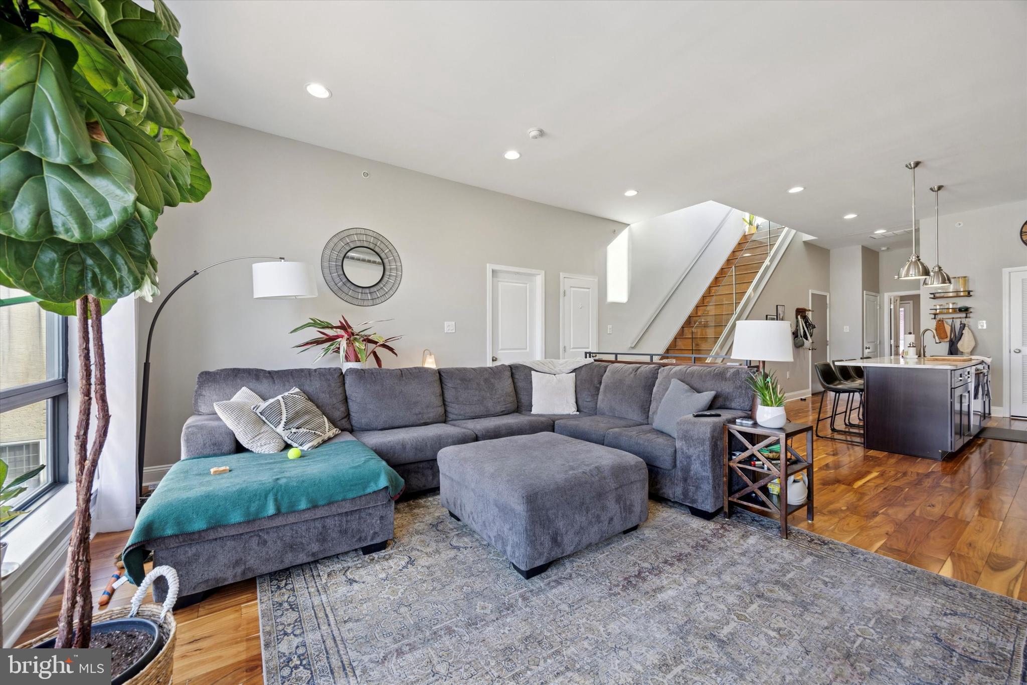 SPRING ARTS - Residential Lease