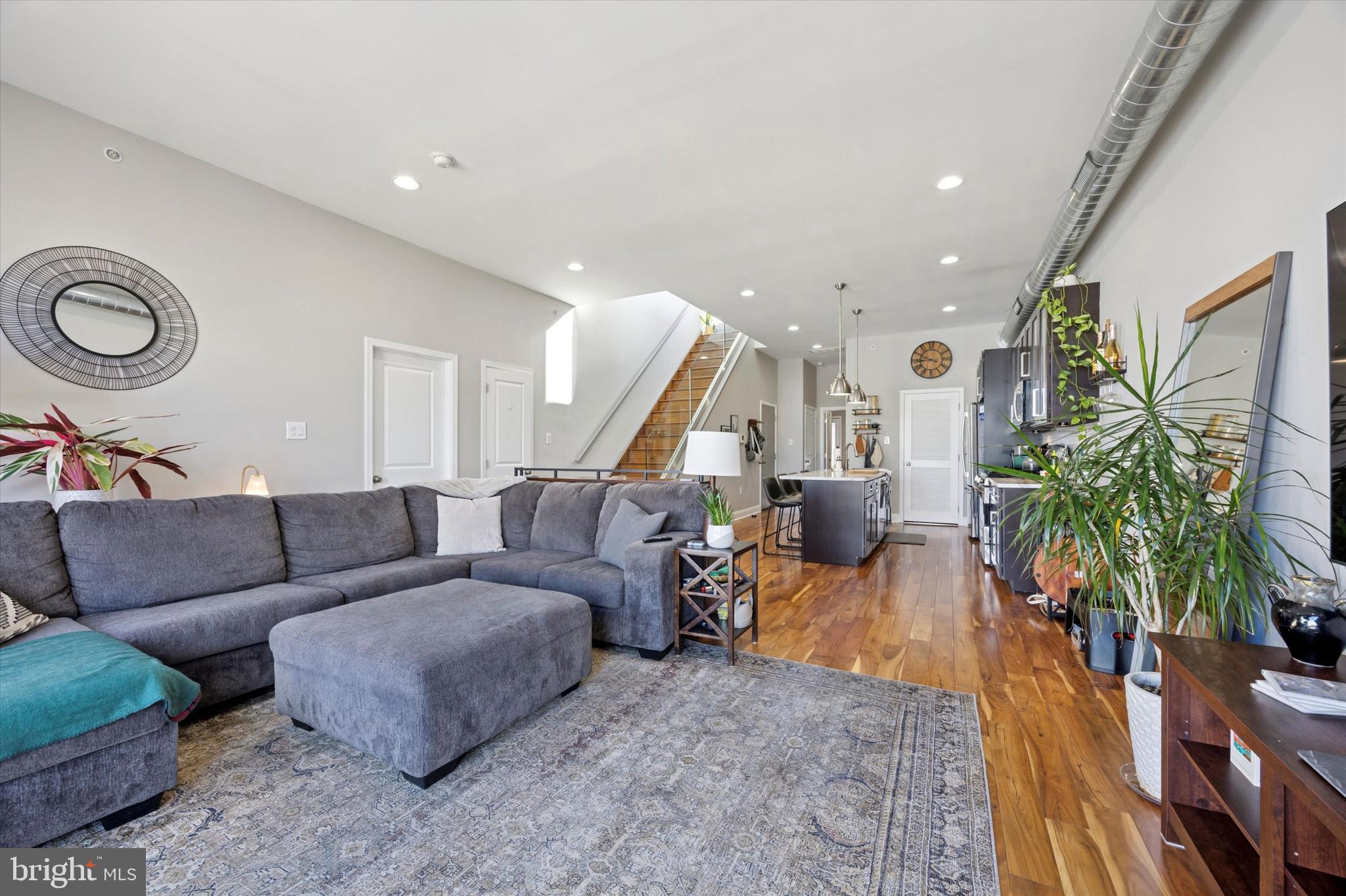 SPRING ARTS - Residential Lease