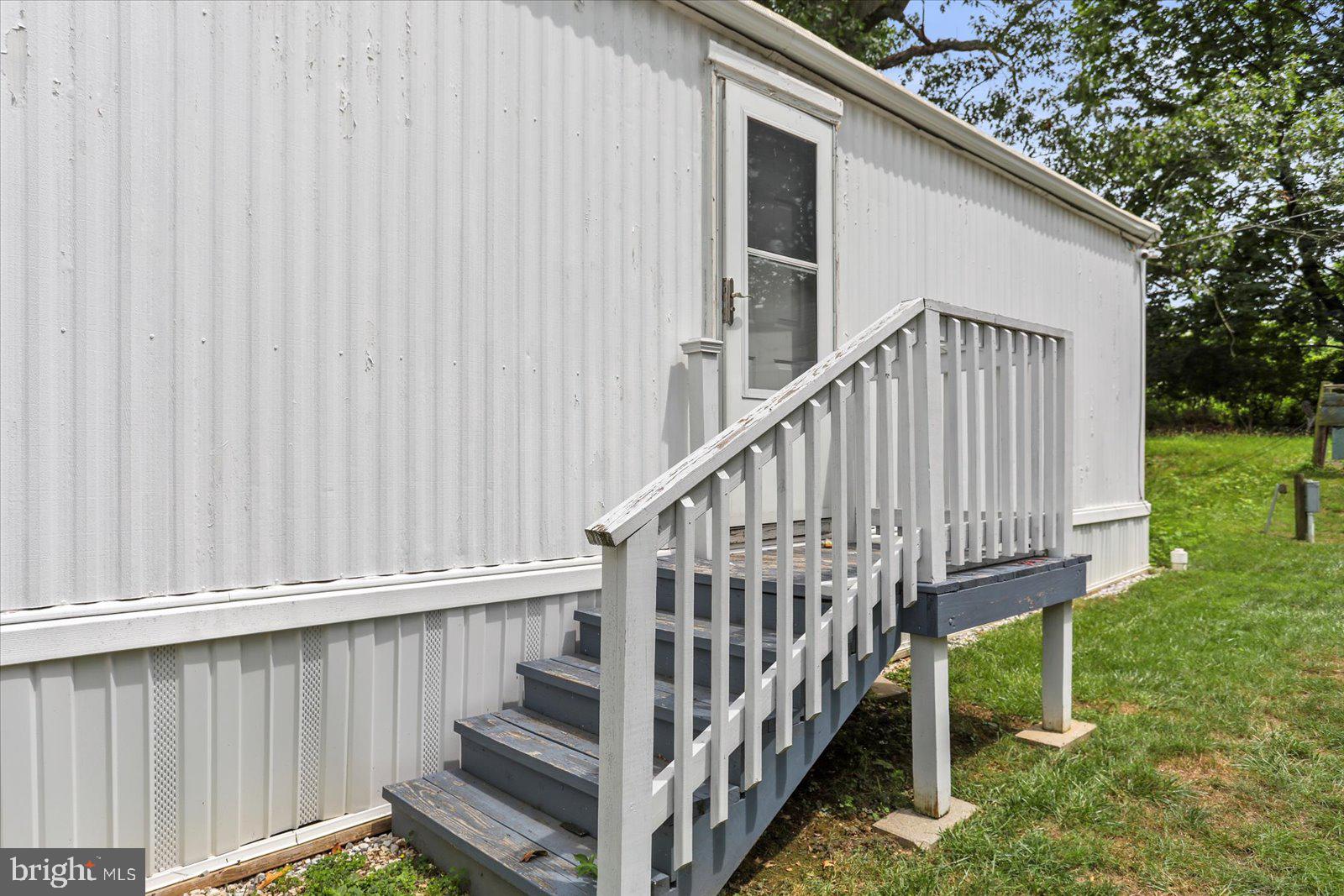 2723 QUEEN STREET S 96