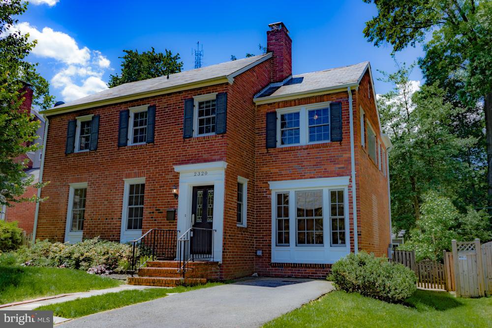 COUNTRY CLUB - Residential