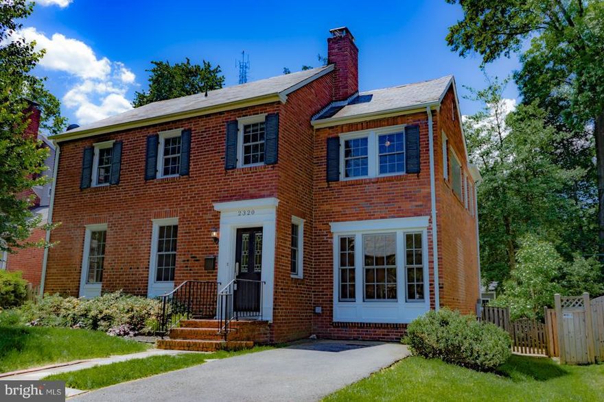 Charming colonial in perfect N. Arlington location! 3 bed + 2 full baths on upper level + Main level powder room. Spacious home ideal for entertaining. Updated kitchen and baths. Sun drenched Dining room opens to a flagstone patio and large beautifully landscaped yard. Huge upper-level loft with oversized walk-out balcony. Freshly painted. Discovery school!