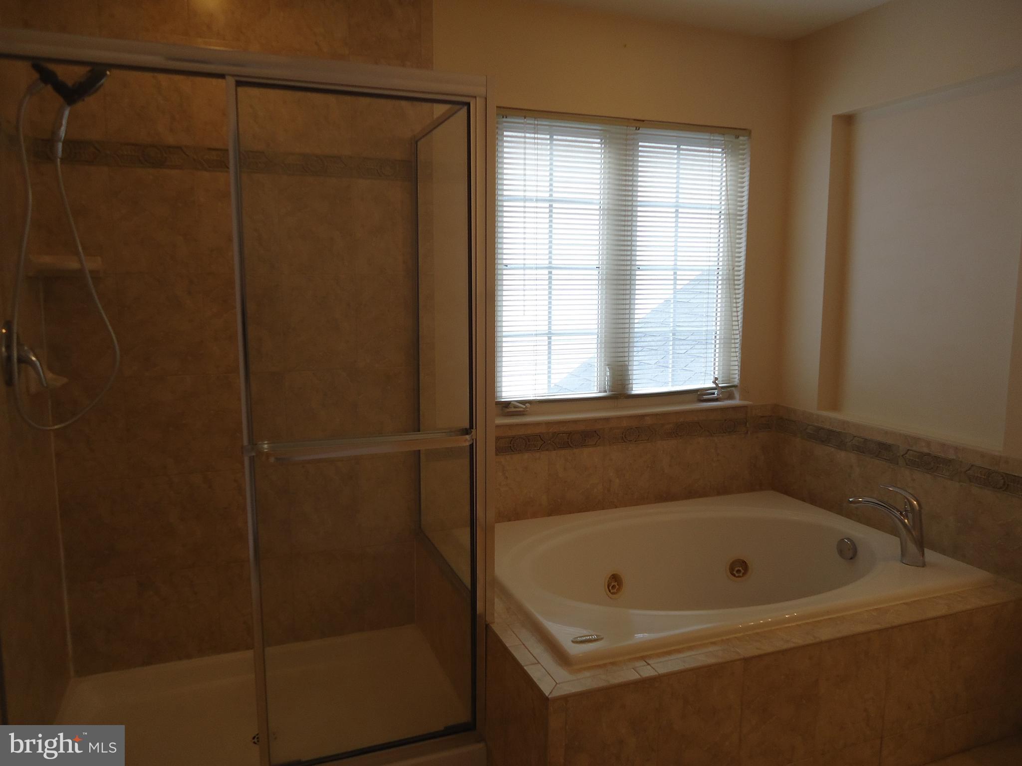 RIVERDALE - Residential Lease