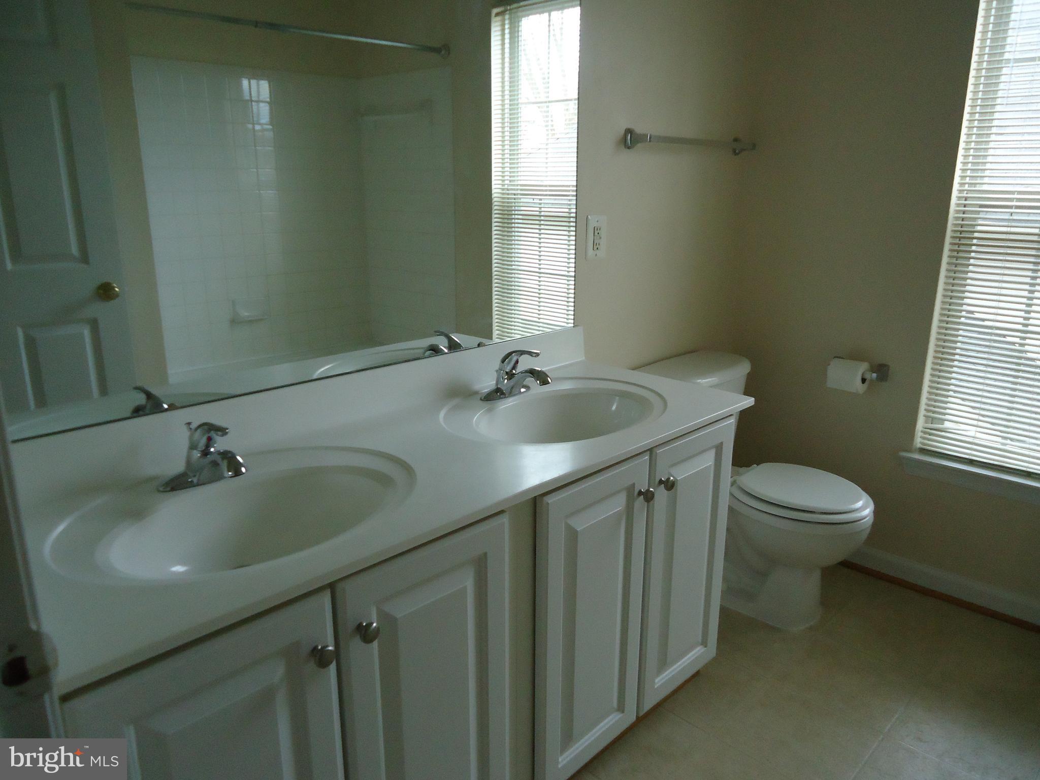 RIVERDALE - Residential Lease