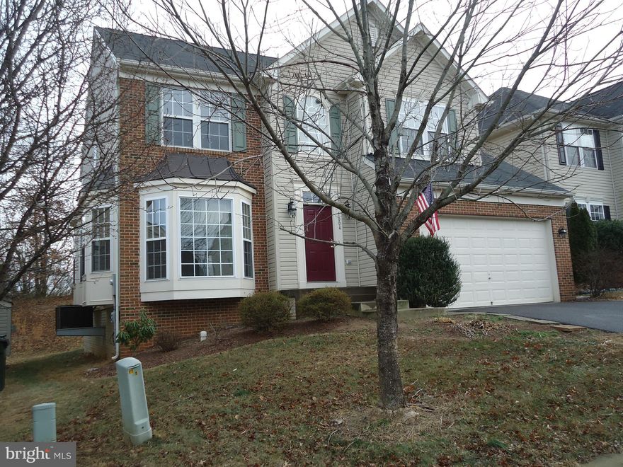 24 hour notice to show is required with an appointment to view.  Jan. 1 is the available move in date.  Open concept, all the 'I wants', 3 finished levels, shows well. Lower level has a quiet office space with high speed internet availability for the 'in home worker'.   Full bath & huge rec room on this level, too.  Convenient town location in a small neighborhood setting.  Landlord prefers no pets but will consider on a case to case with a pet deposit.Minimal lawn care, and Landlord pays the homeowner's fees.  Appears to be vacant since the photos depict the house previous to current  tenant's occupancy.