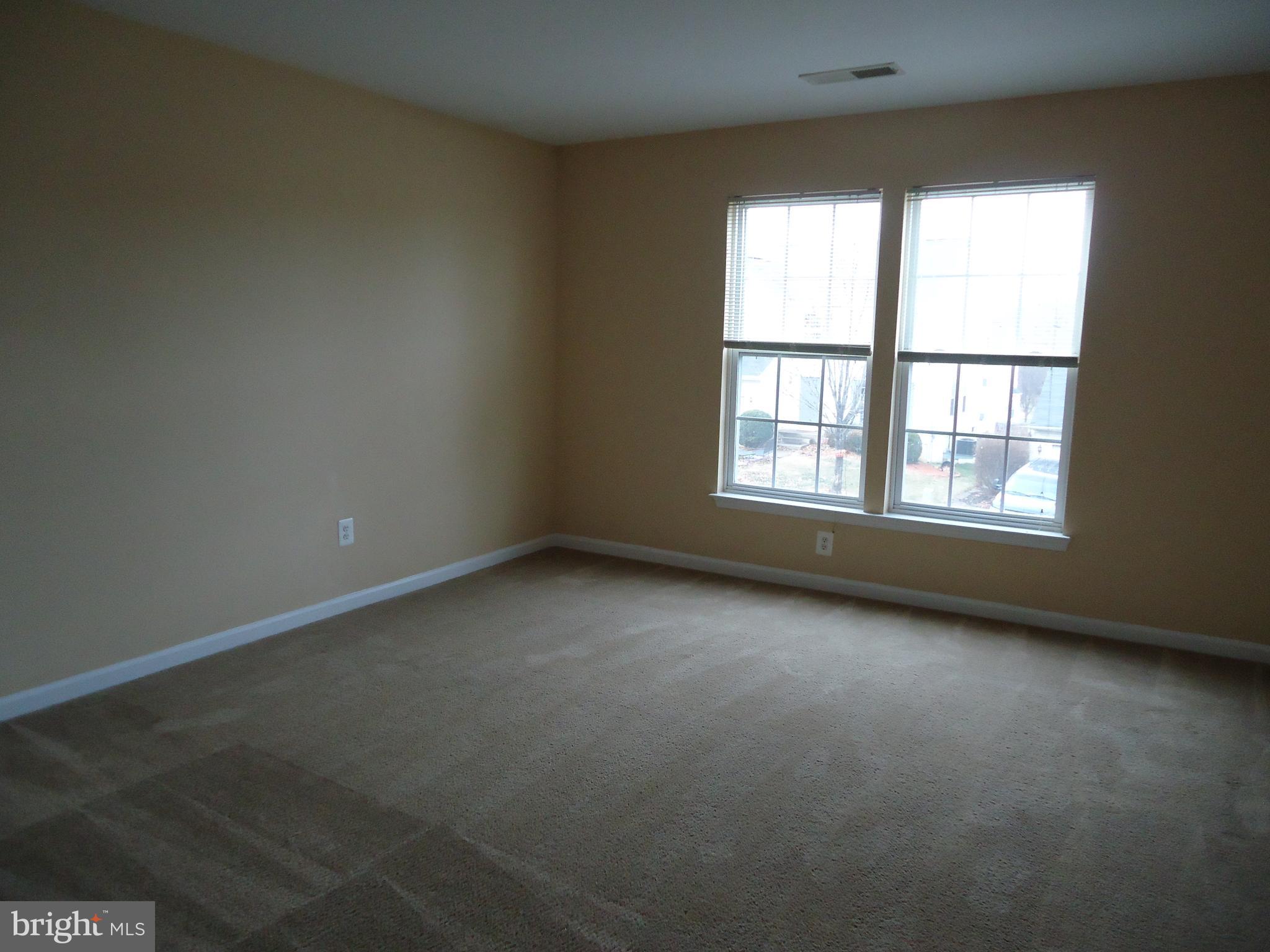 RIVERDALE - Residential Lease