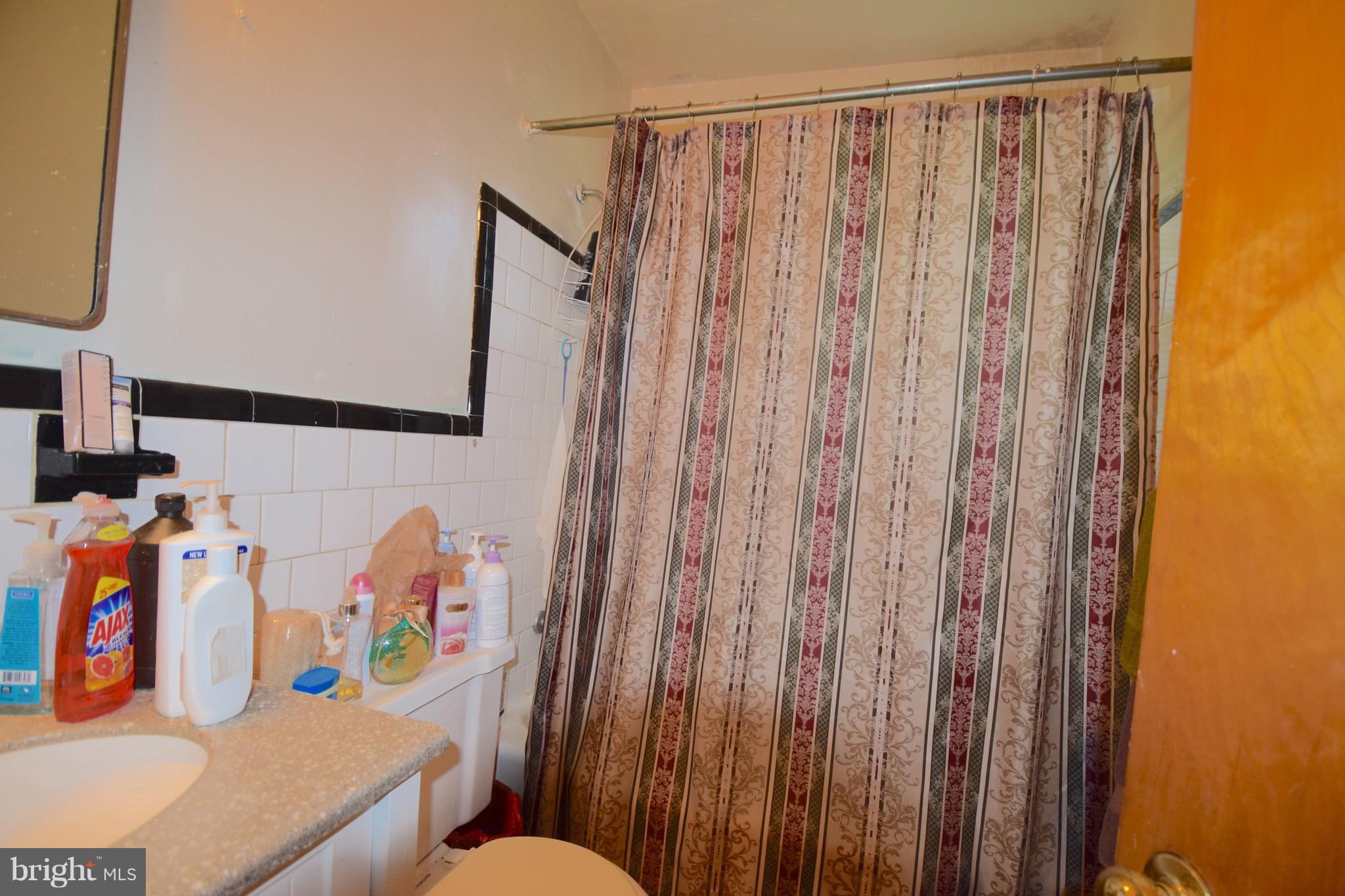 CATONSVILLE MANOR - Residential