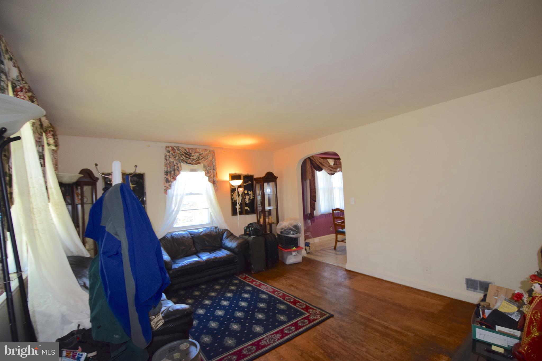 CATONSVILLE MANOR - Residential