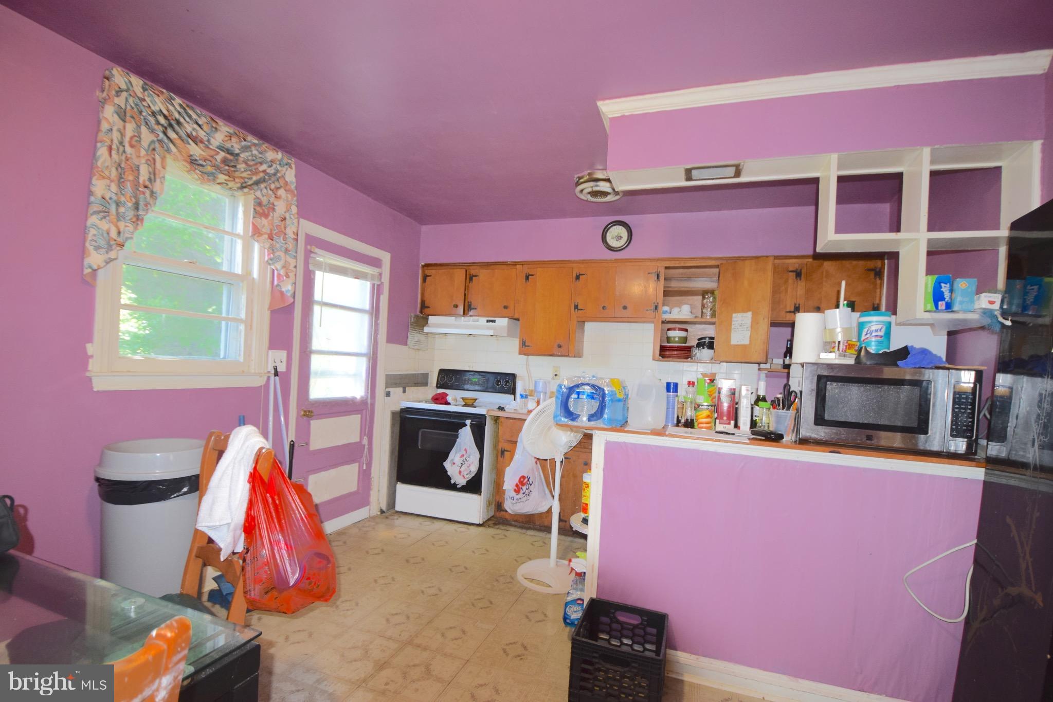 CATONSVILLE MANOR - Residential