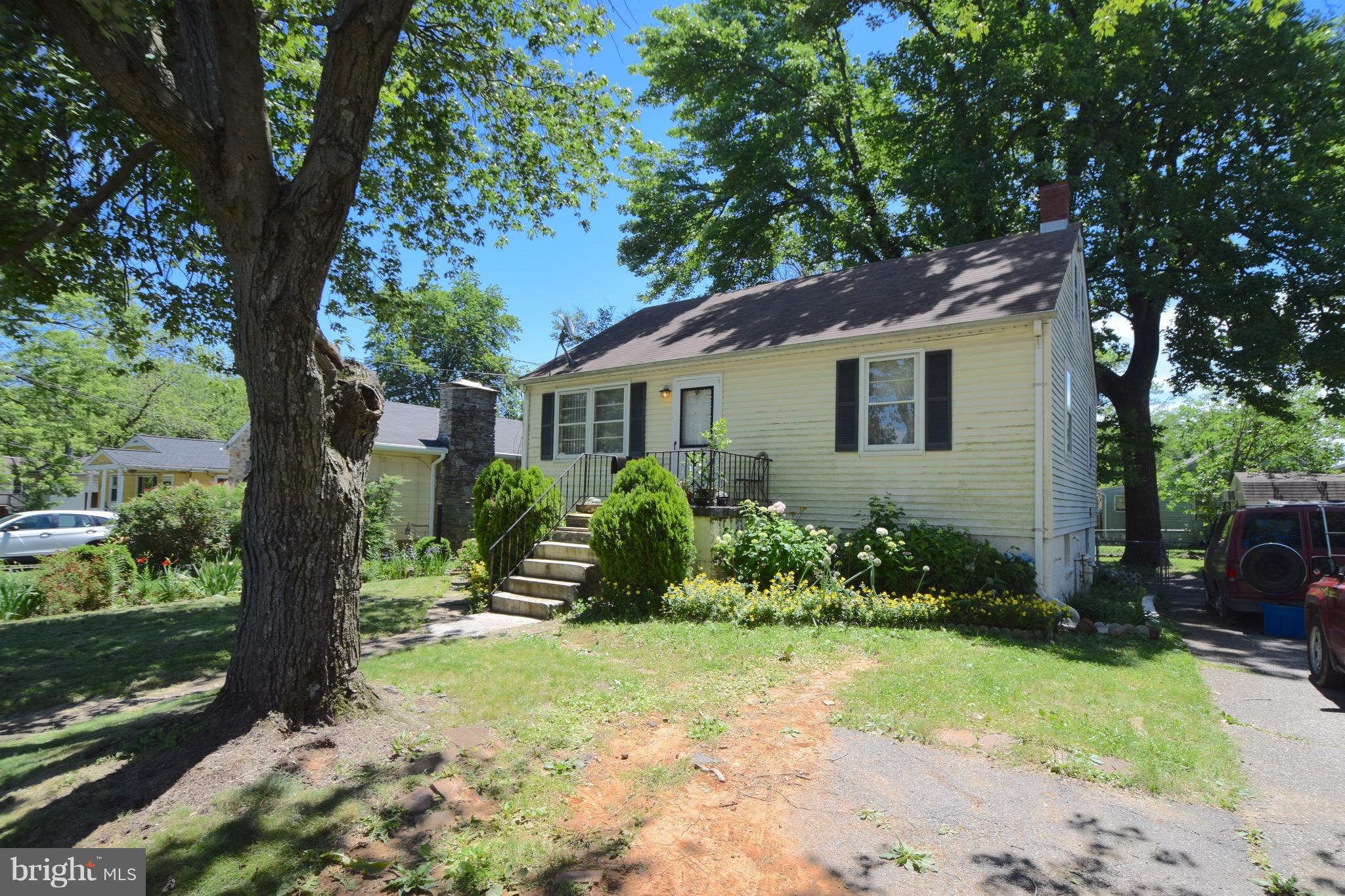 CATONSVILLE MANOR - Residential