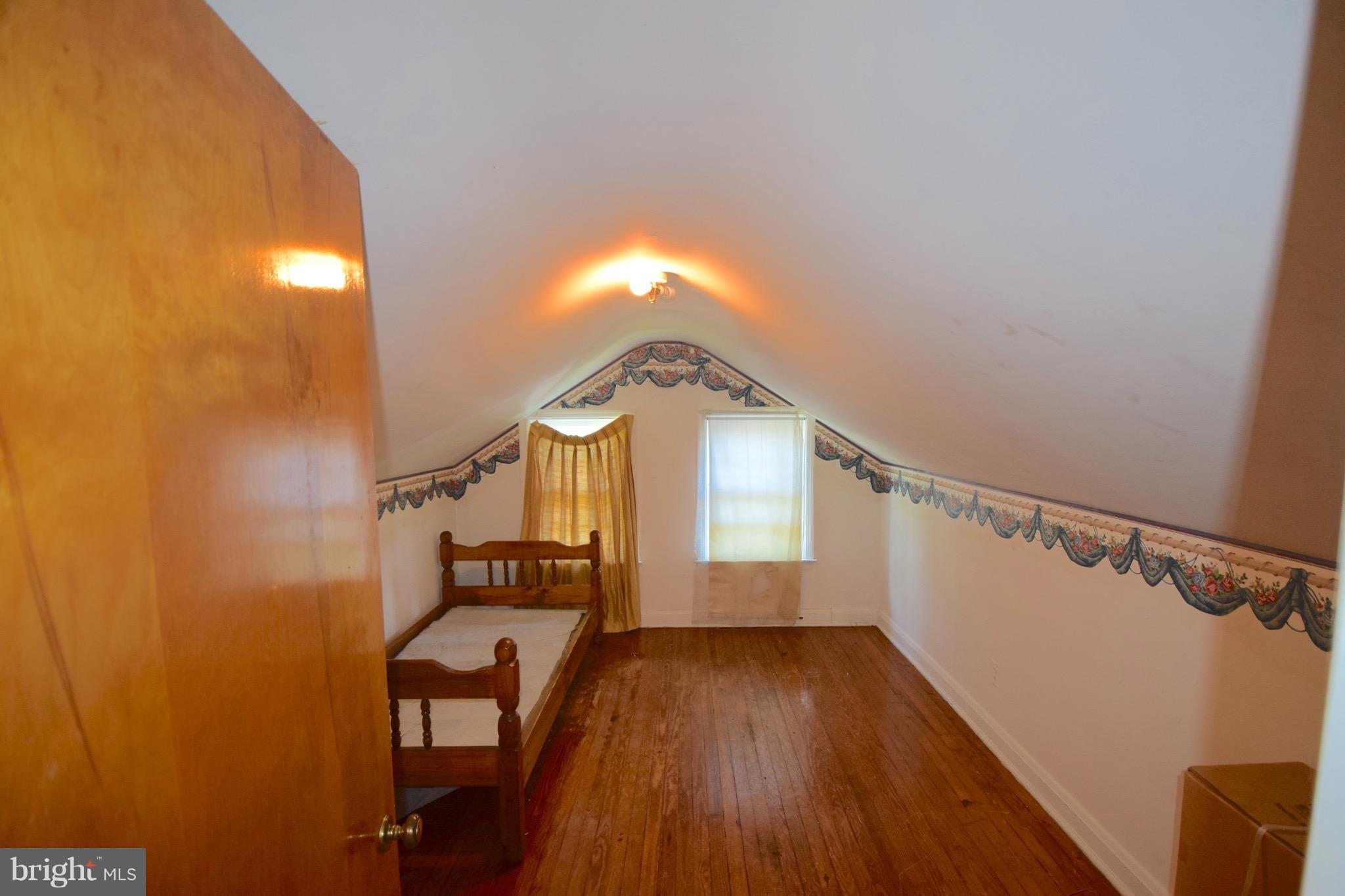 CATONSVILLE MANOR - Residential