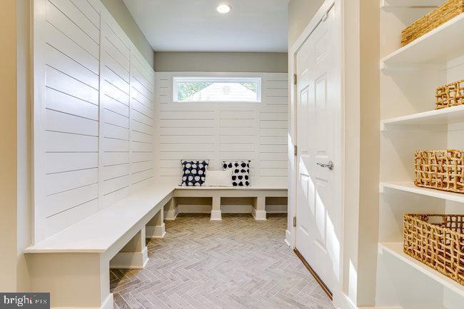 PIMMIT HILLS - Residential