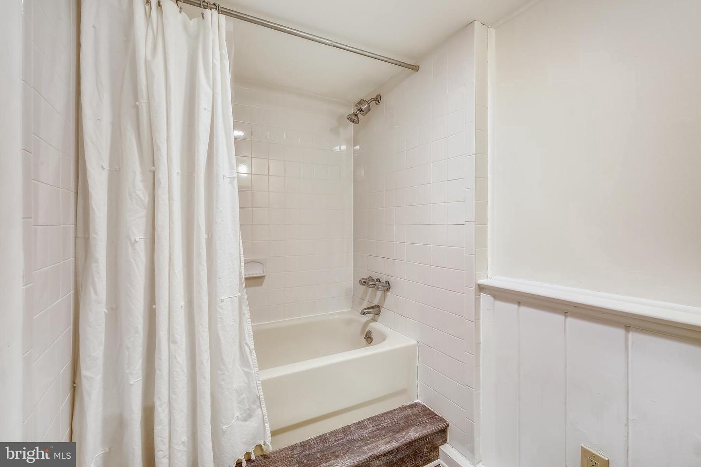 10310 BRUNSWICK AVENUE