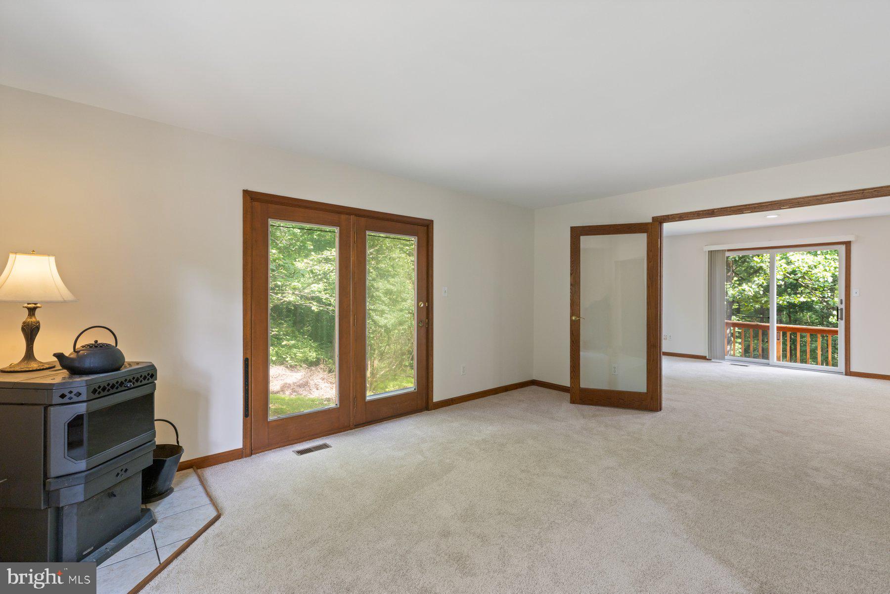 WILLOW HILL MANOR - Residential