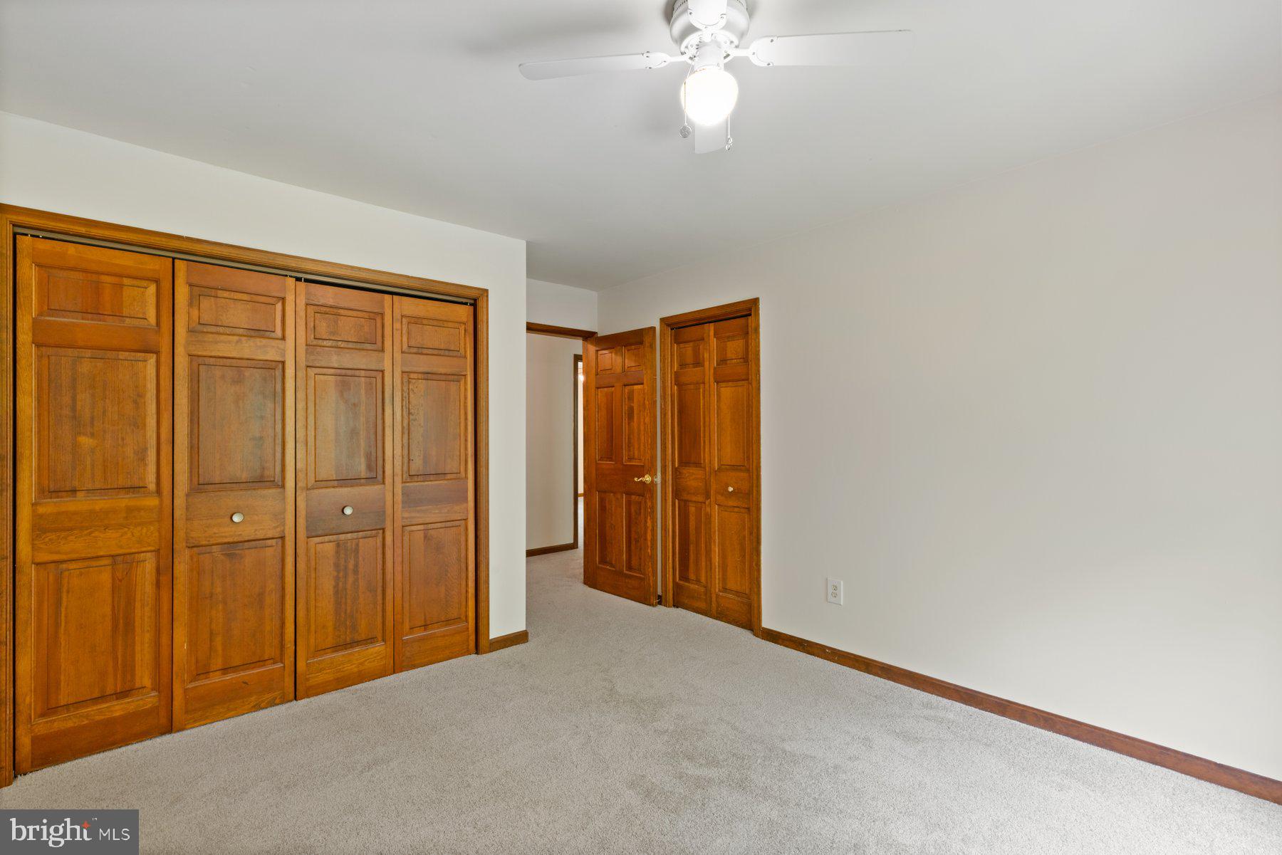 WILLOW HILL MANOR - Residential